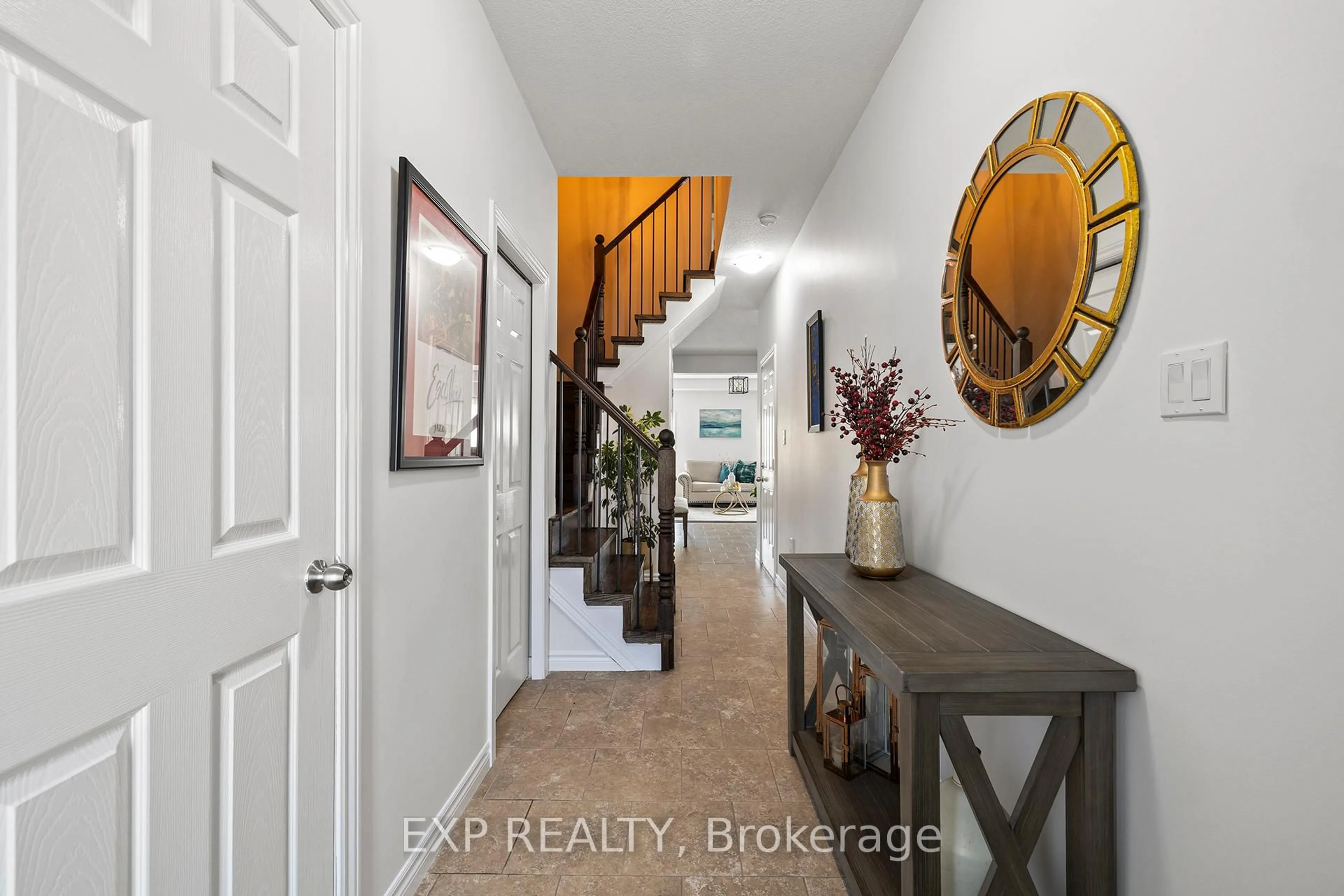 Indoor entryway for 9 Hampton Brook Way #61, Hamilton Ontario L0R 1W0
