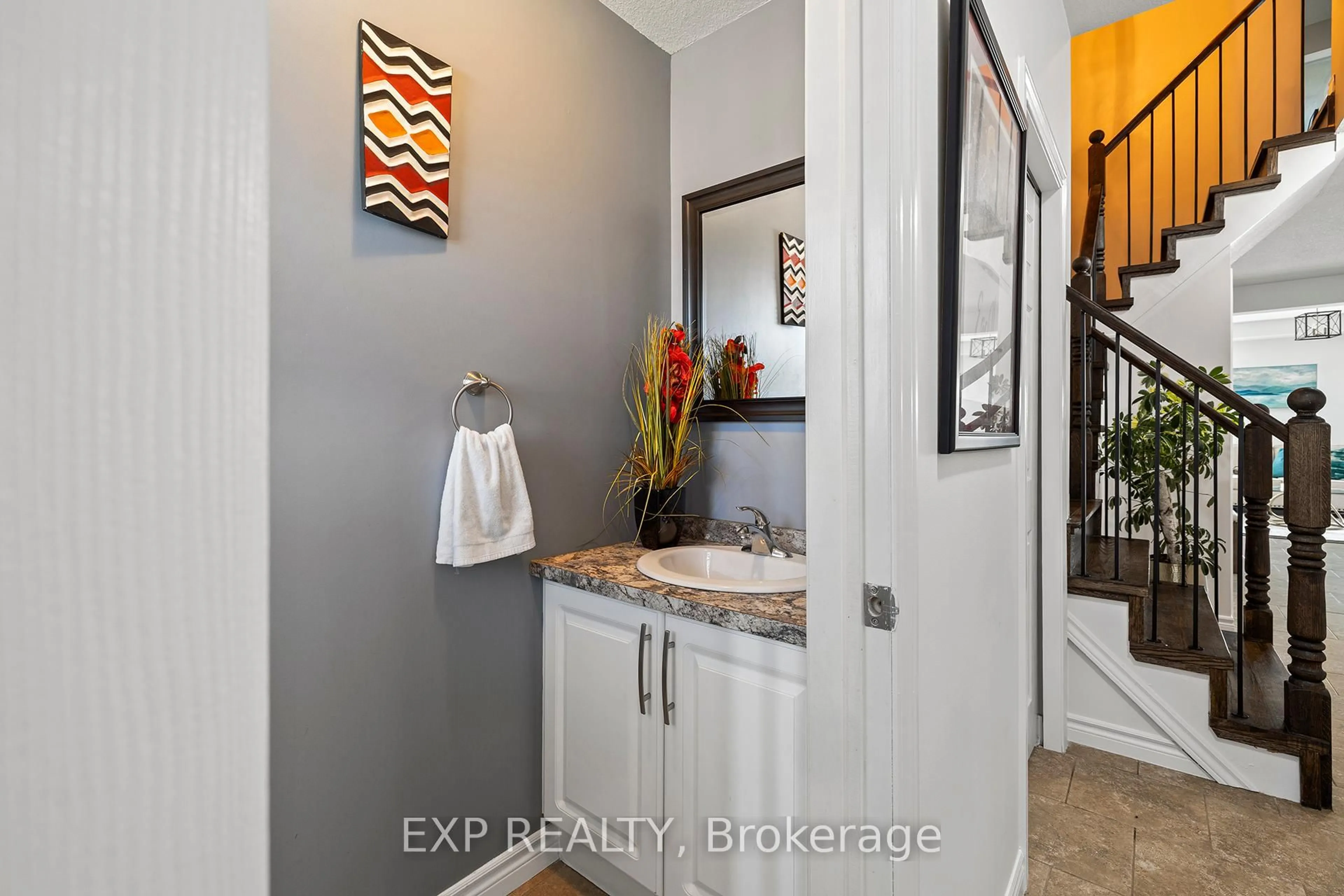 Contemporary bathroom, ceramic/tile floor for 9 Hampton Brook Way #61, Hamilton Ontario L0R 1W0