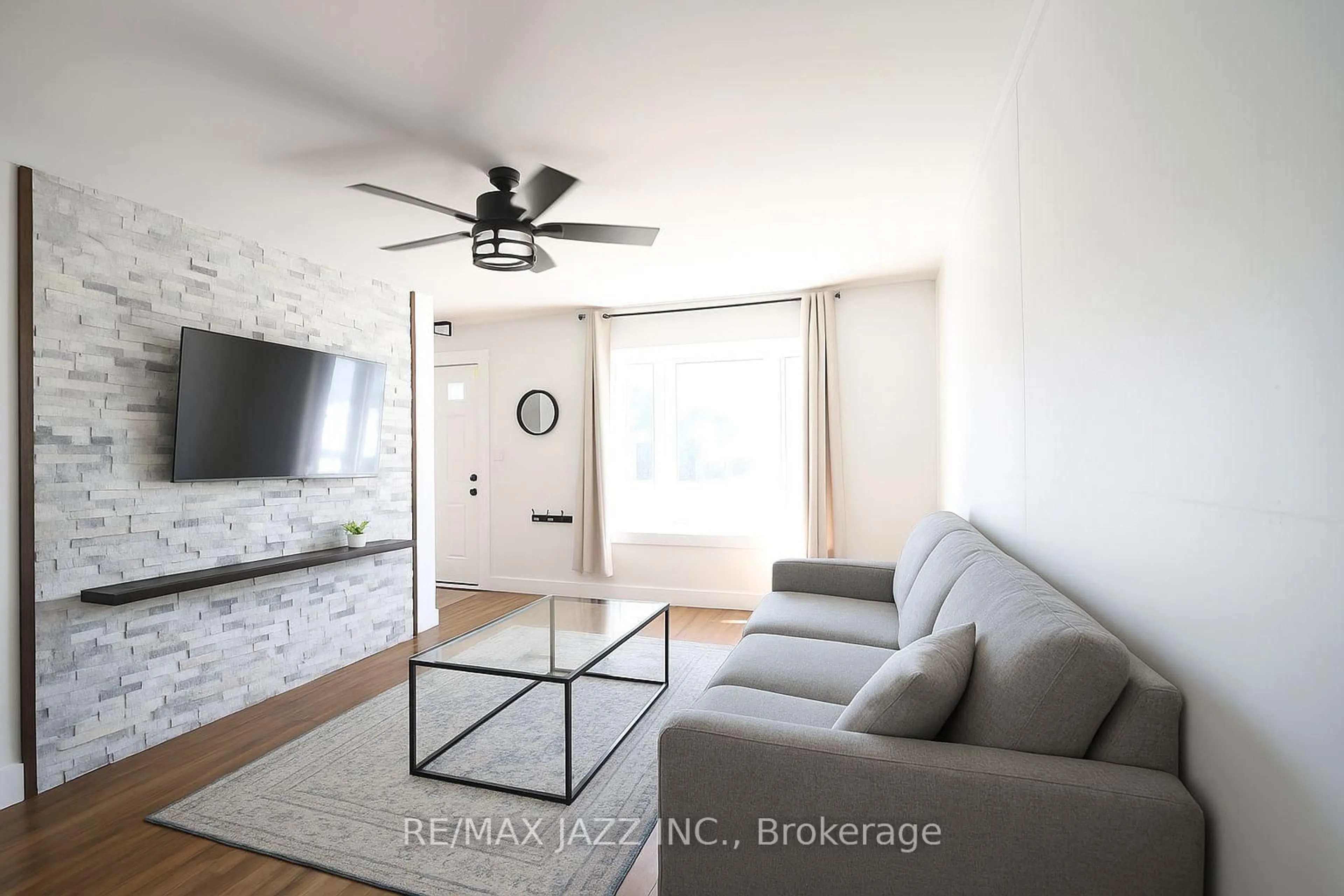 Living room with furniture, unknown for 159 Byron St, Quinte West Ontario K8V 2Y7