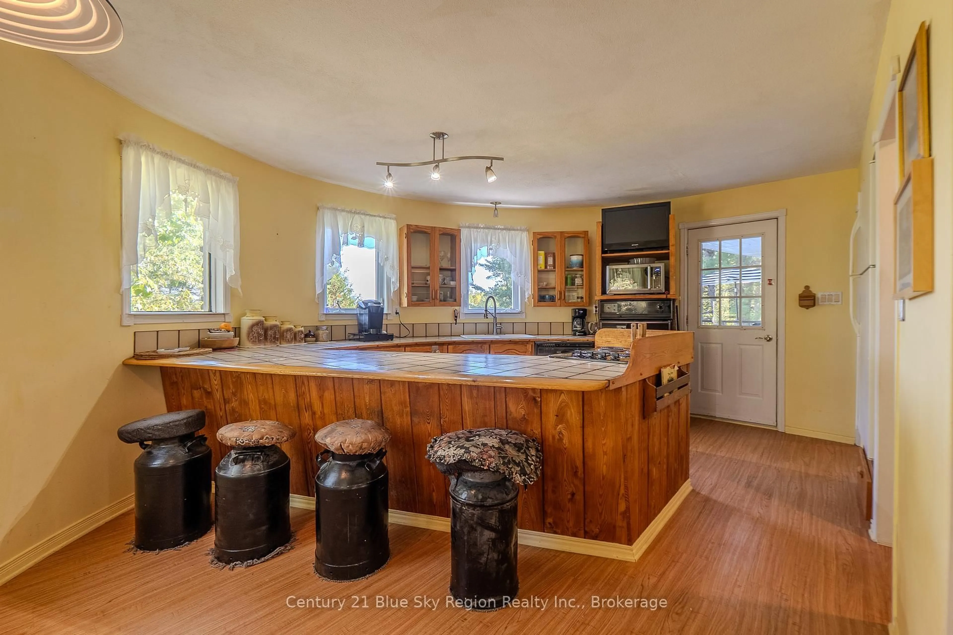 Open concept kitchen, unknown for 860 Deer Lake Rd, West Nipissing Ontario P0H 2N0