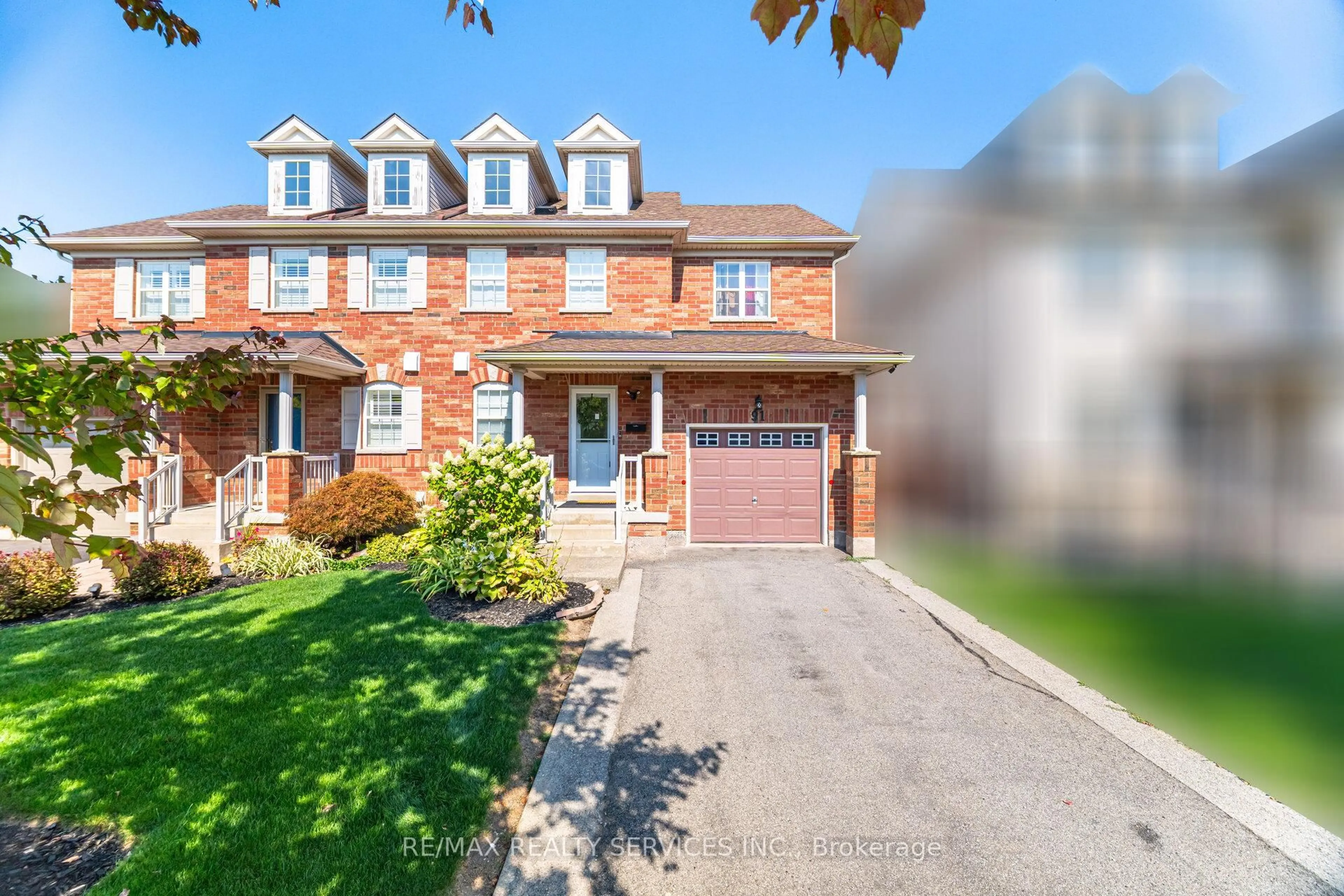 Home with brick exterior material, street for 91 Young Cres, Niagara-on-the-Lake Ontario L0S 1J7