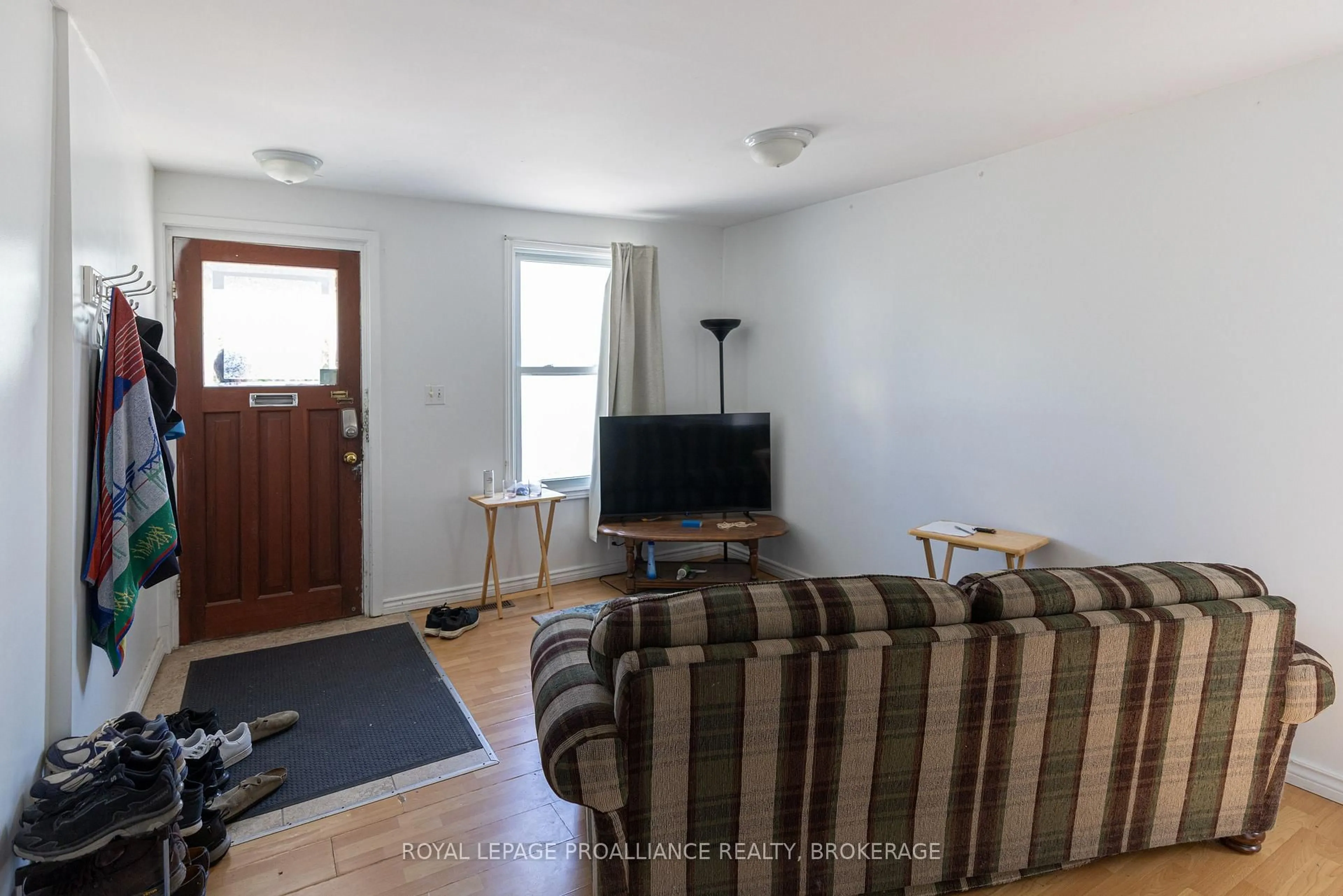Living room with furniture, unknown for 138 Chatham St, Kingston Ontario K7K 4H4