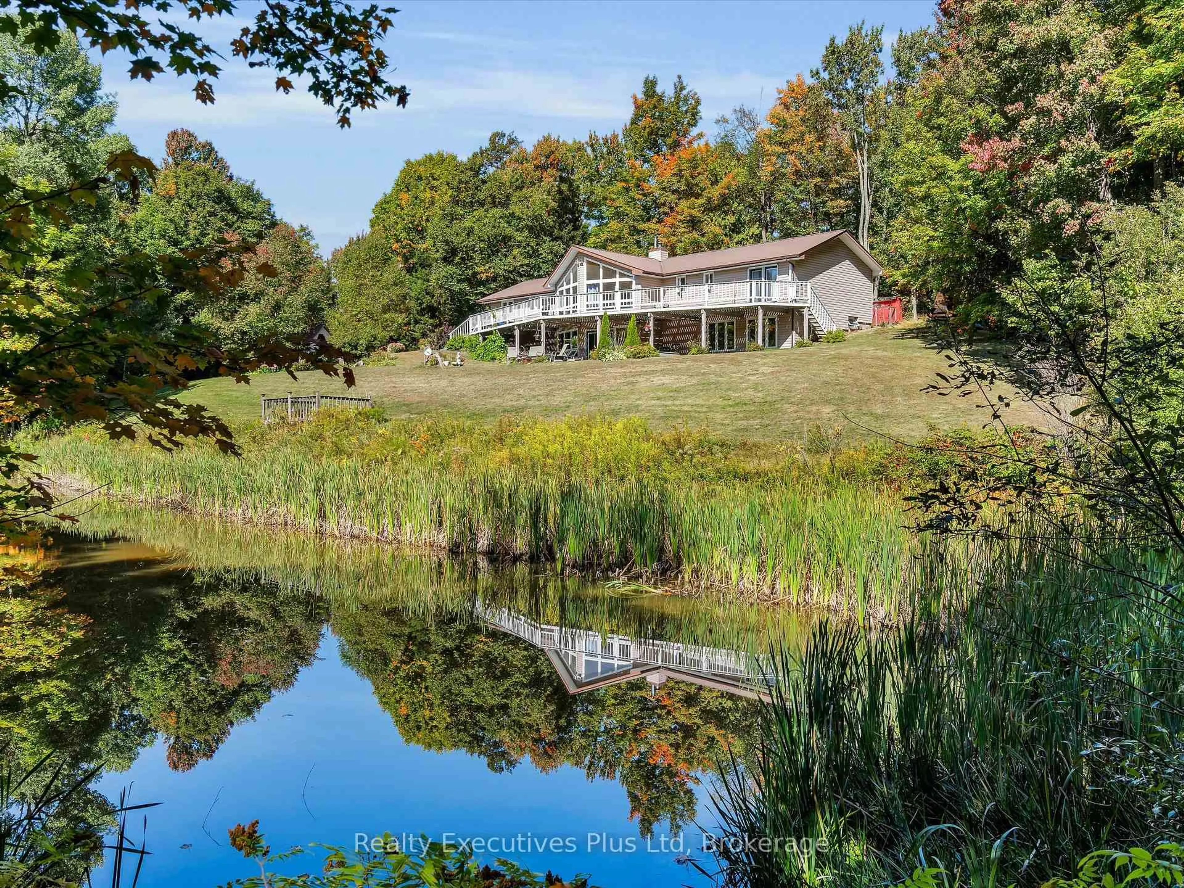 Home with vinyl exterior material, water/lake/river/ocean view for 353 Mcfadden Line, Parry Sound Remote Area Ontario P0A 2L0