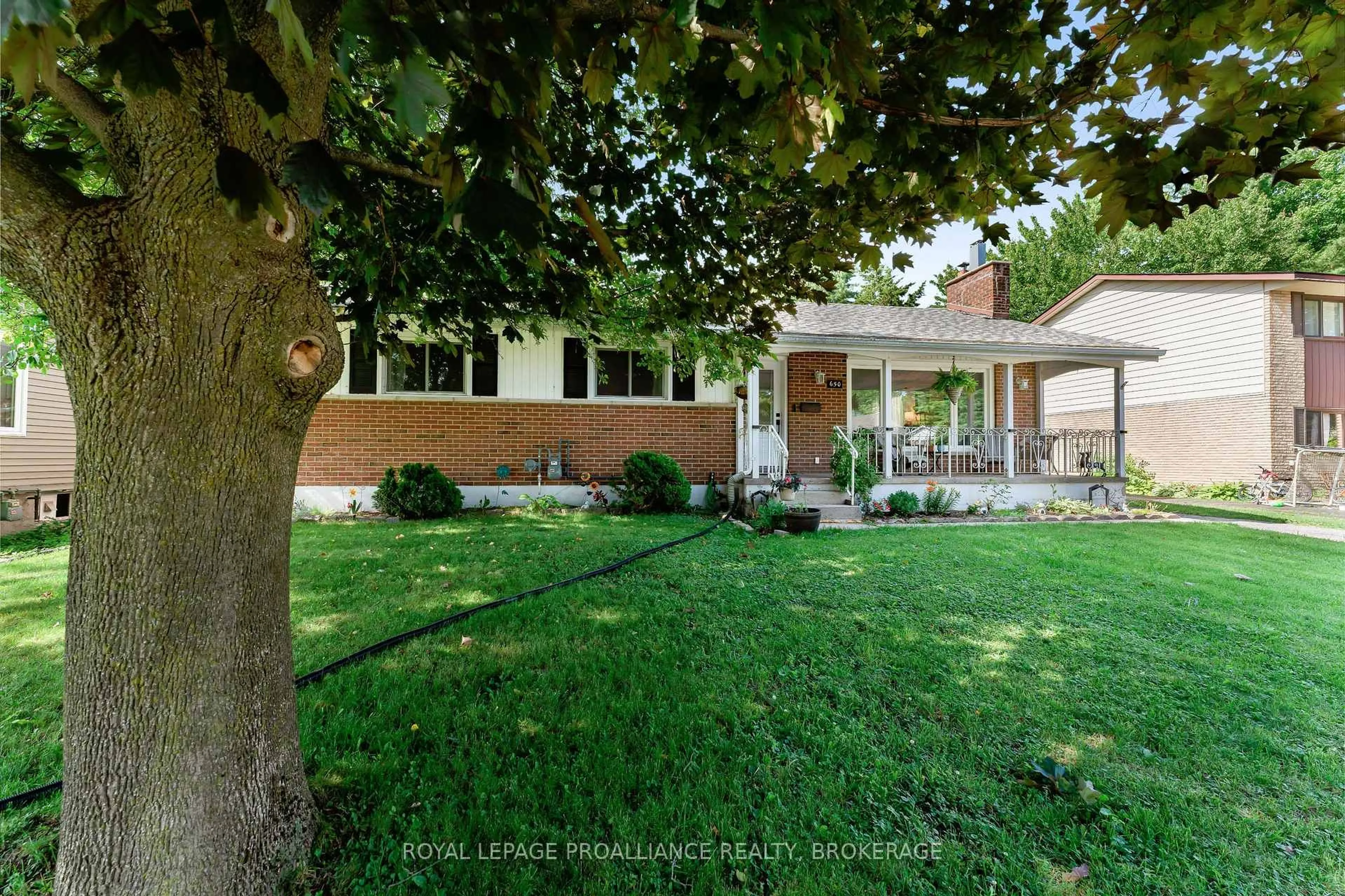Unknown for 650 Steel St, Gananoque Ontario K7G 2E5