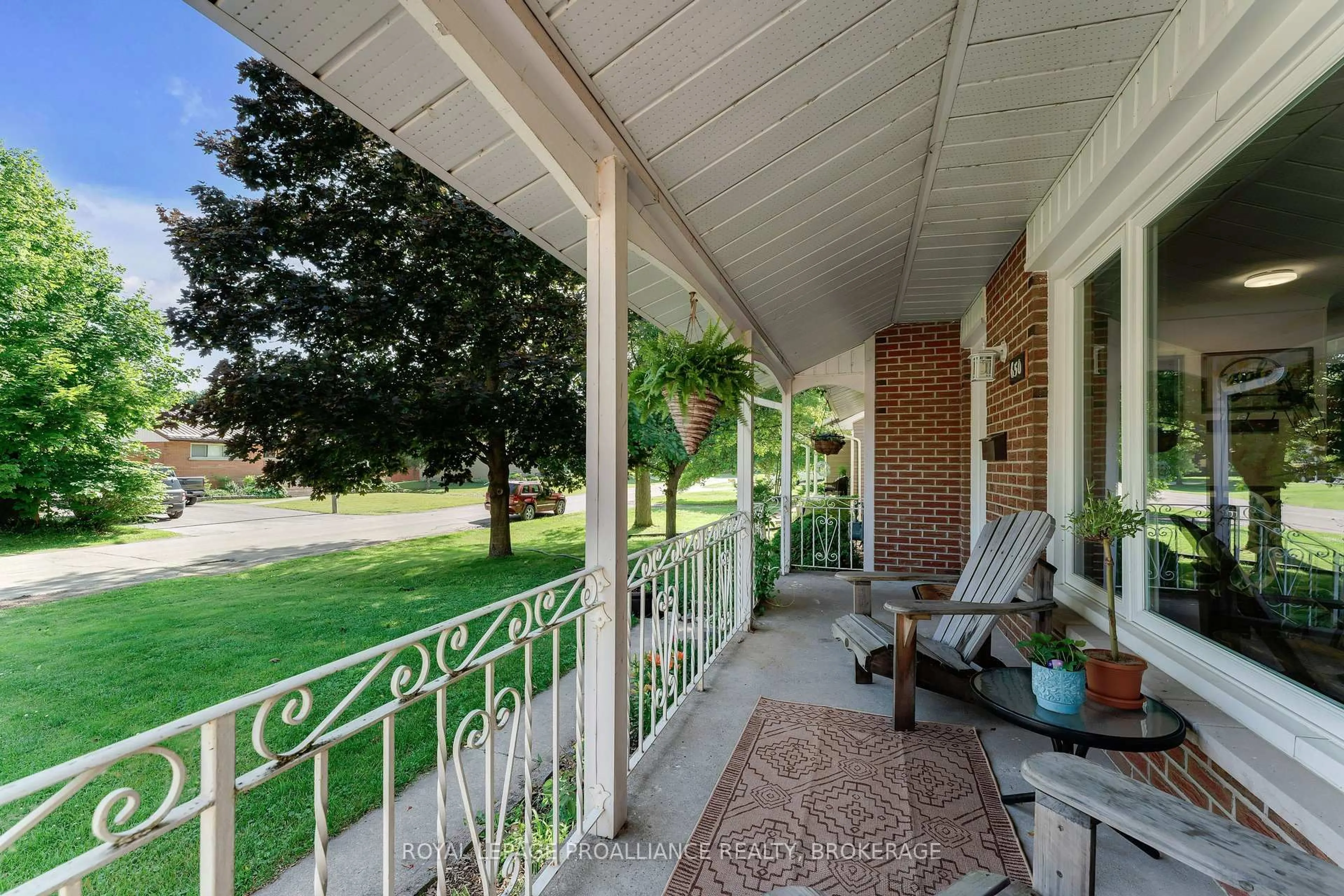 Patio, street for 650 Steel St, Gananoque Ontario K7G 2E5