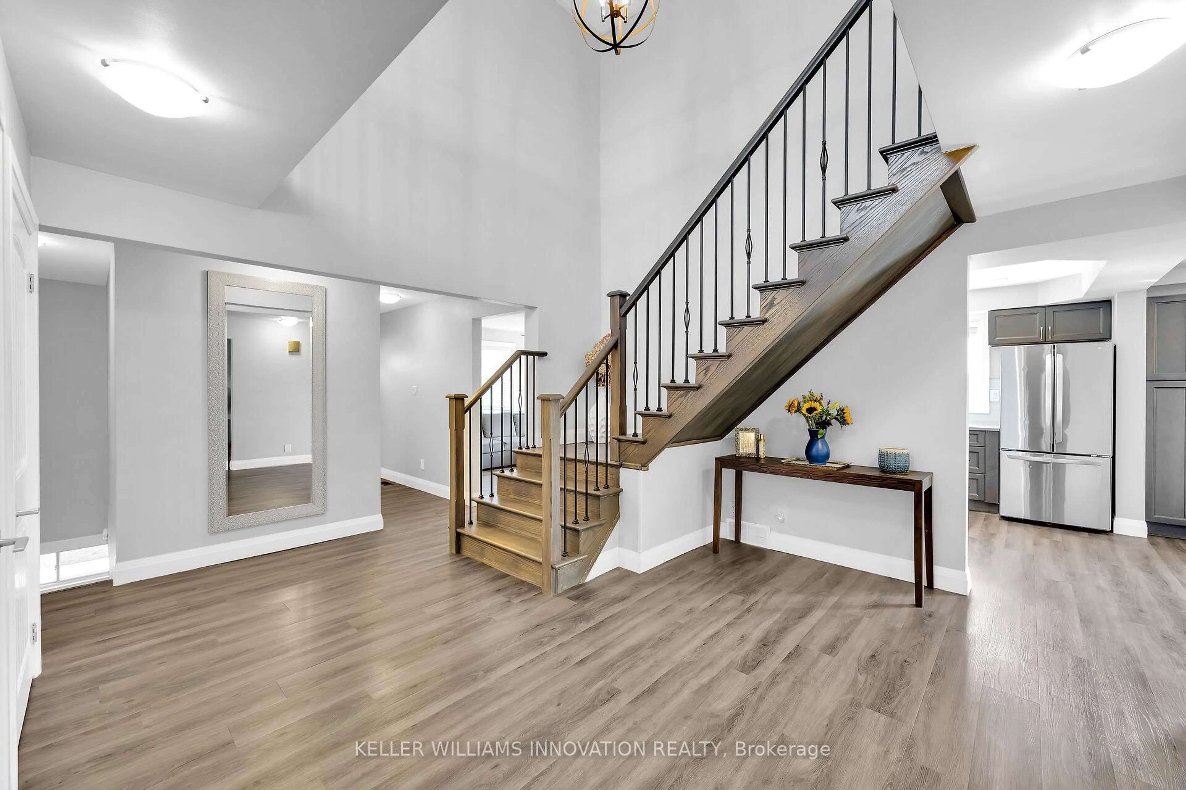 Indoor entryway for 1216 Sheffield Rd, Hamilton Ontario L0R 1Z0