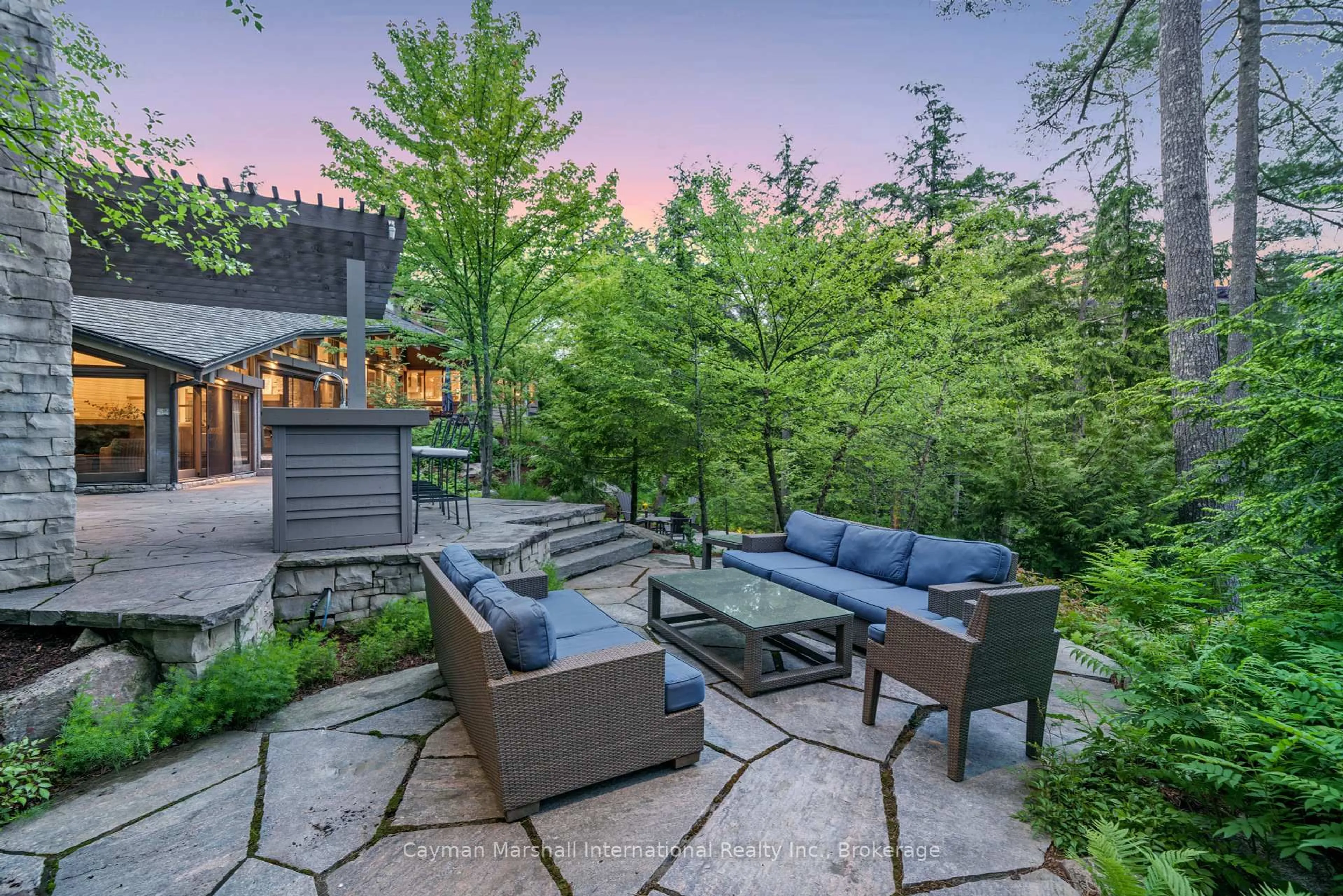Patio, mountain view for 3356 West Shore Rd, Dysart et al Ontario K0M 1S0