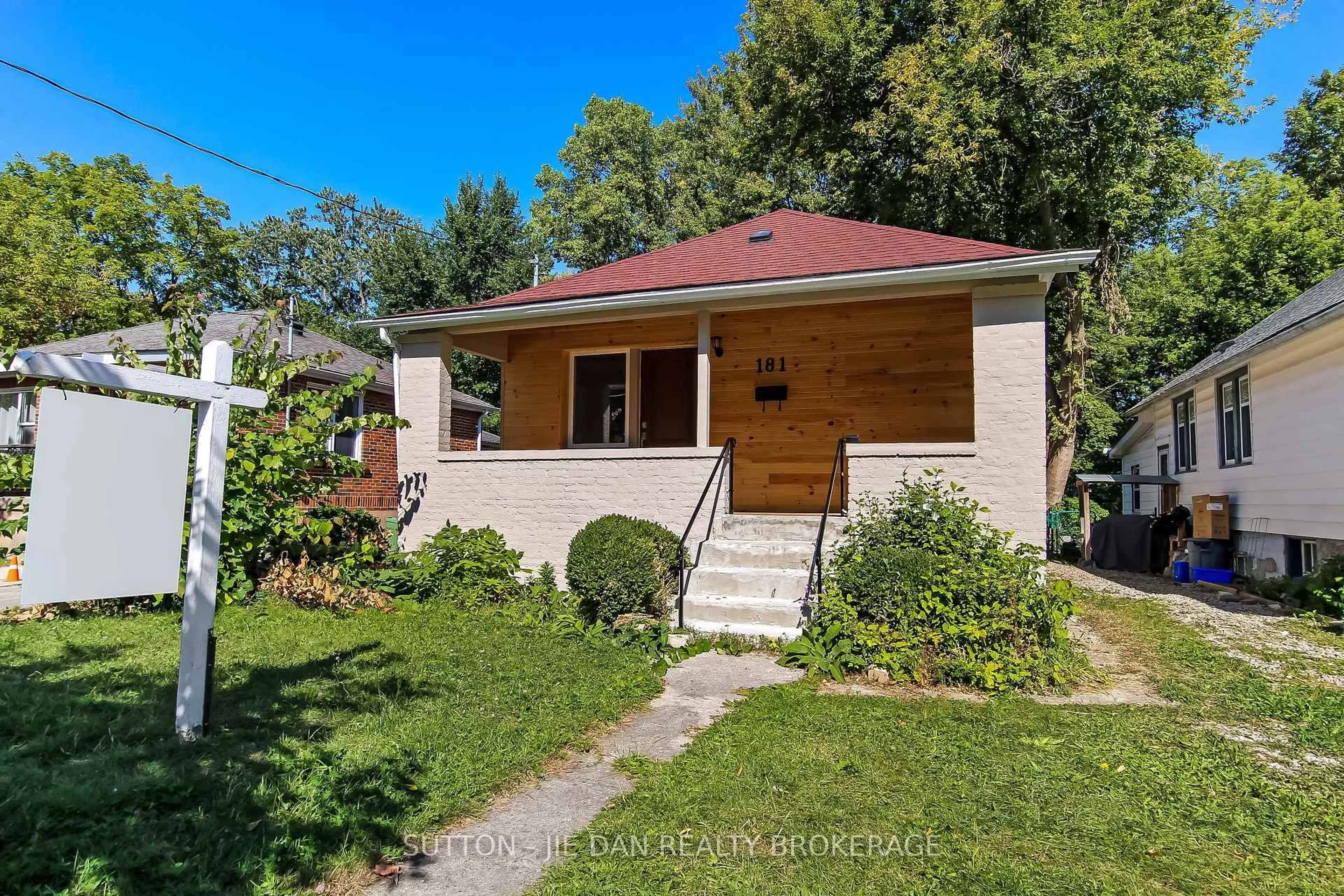 Unknown for 181 Cambridge St, London North Ontario N6H 1N6