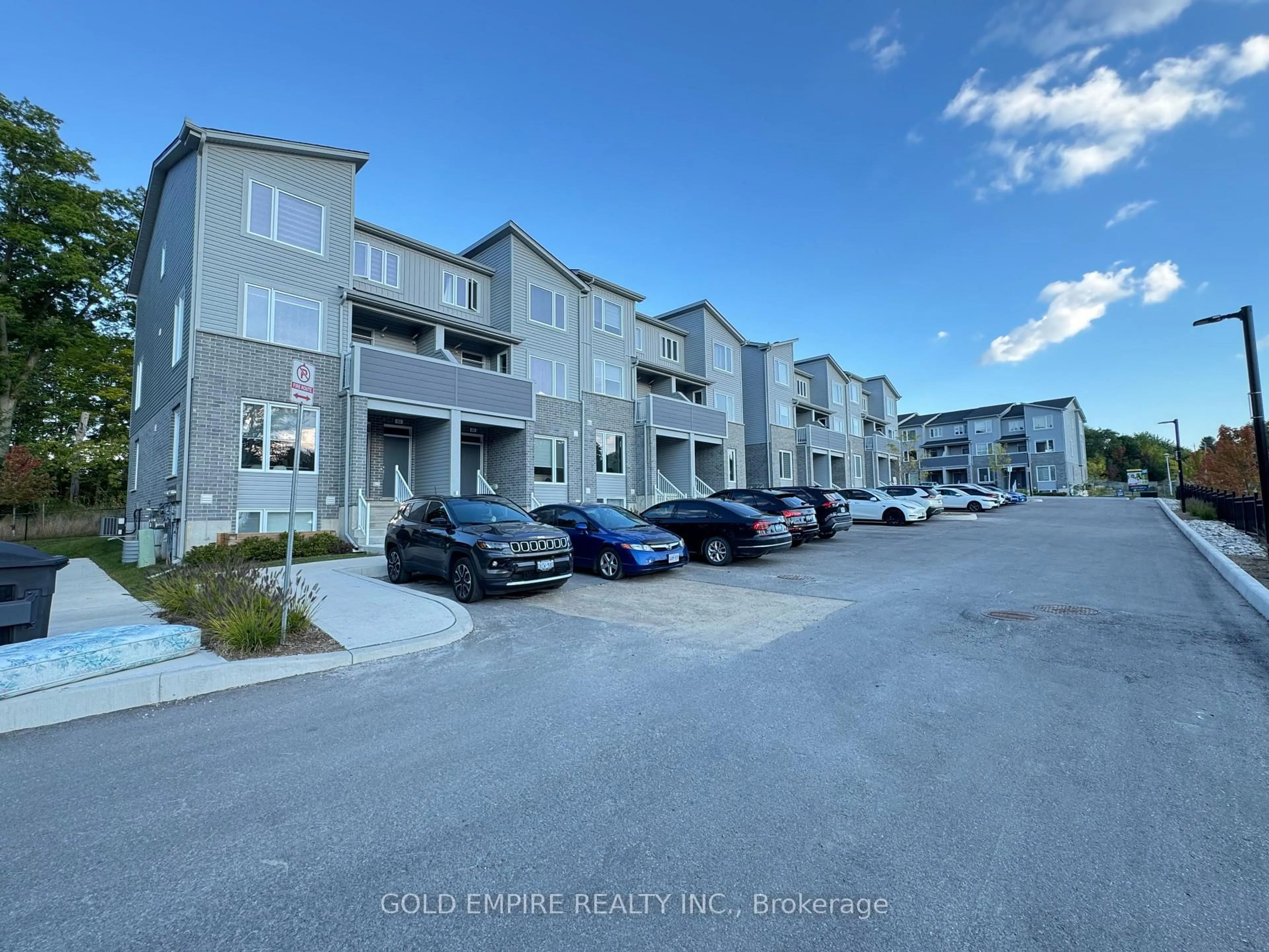 A pic from outside/outdoor area/front of a property/back of a property/a pic from drone, unknown for 990 DEVERON Cres #45, London South Ontario N5Z 0B3