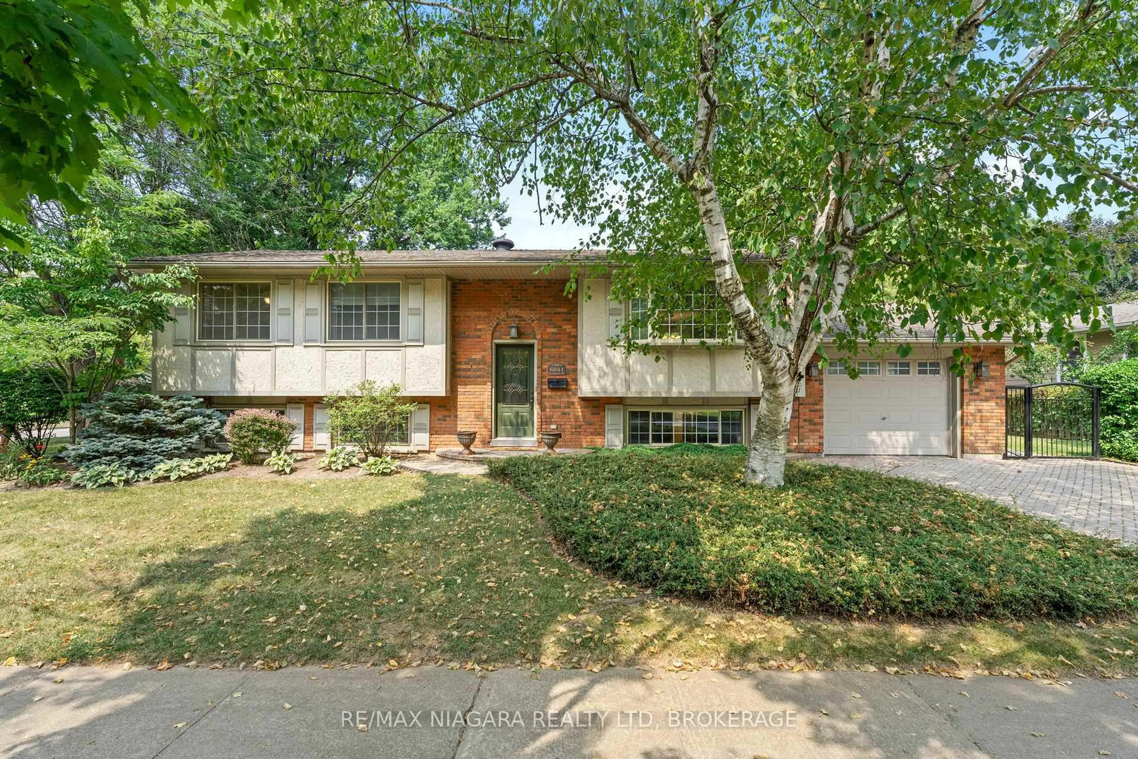 Unknown for 6841 Dellpark Dr, Niagara Falls Ontario L2J 3G8
