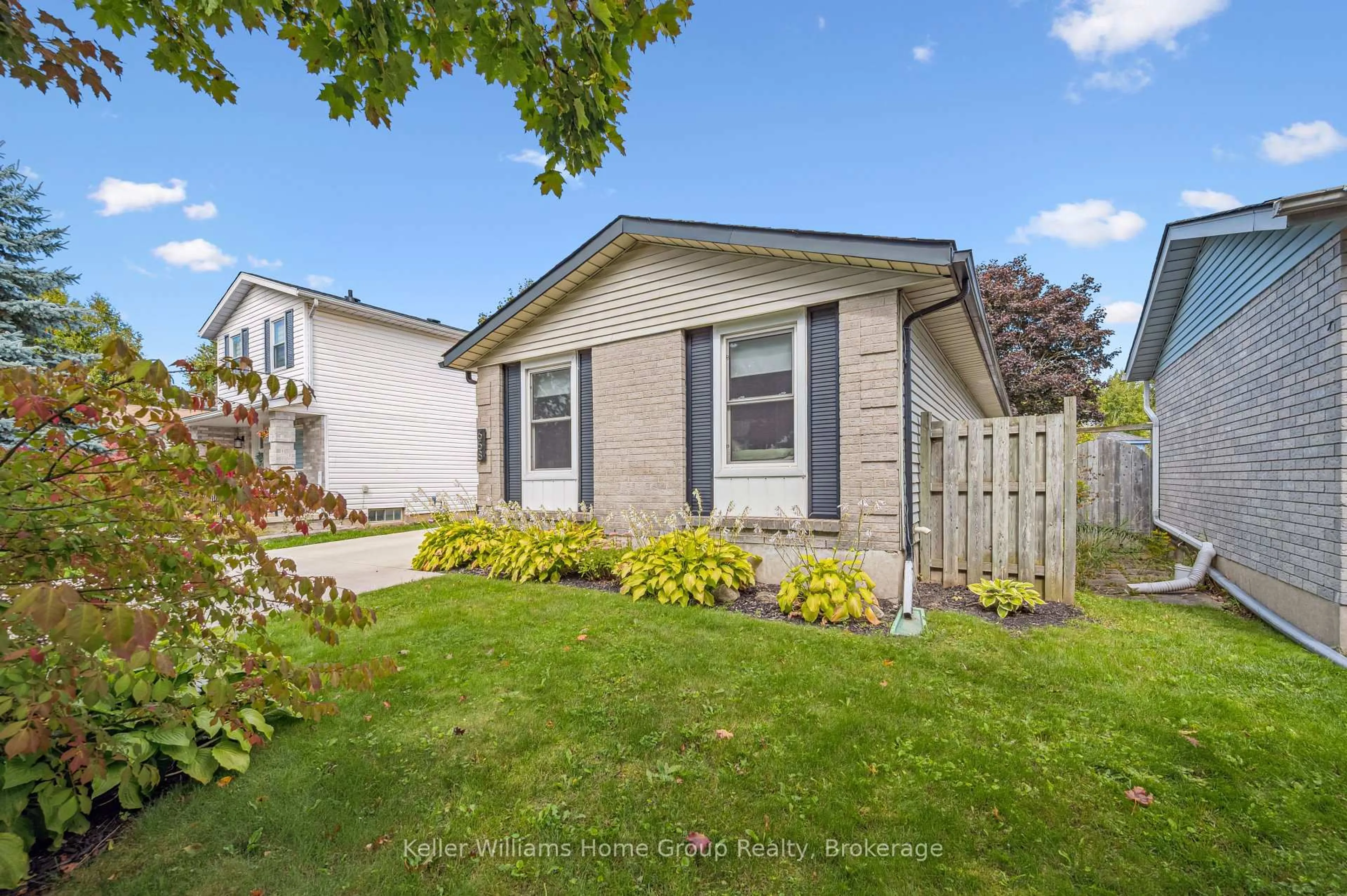 Home with vinyl exterior material, street for 658 Holman Cres, Centre Wellington Ontario N1M 3M2