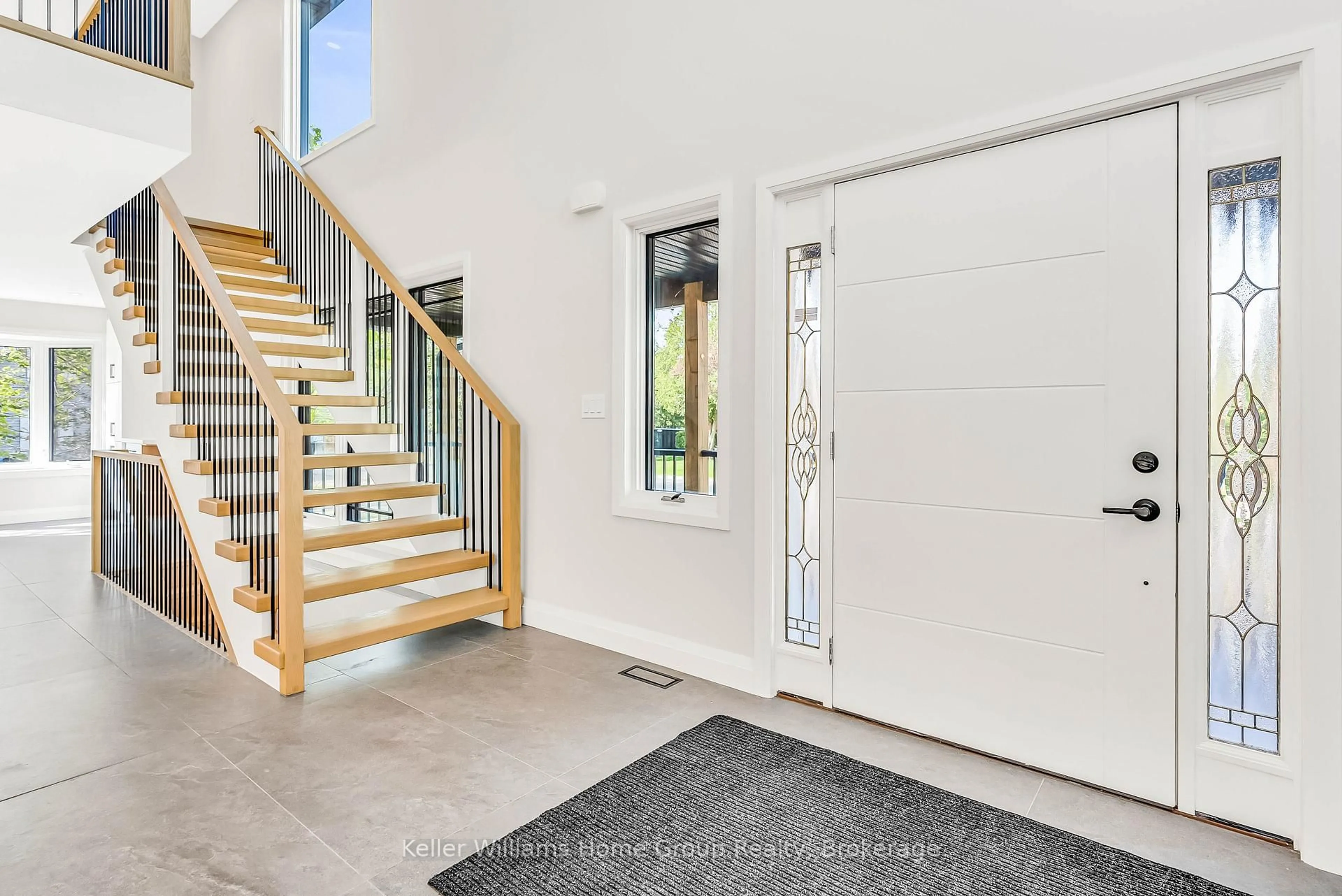 Indoor entryway for 739 Erbsville Rd, Waterloo Ontario N2J 3Z4