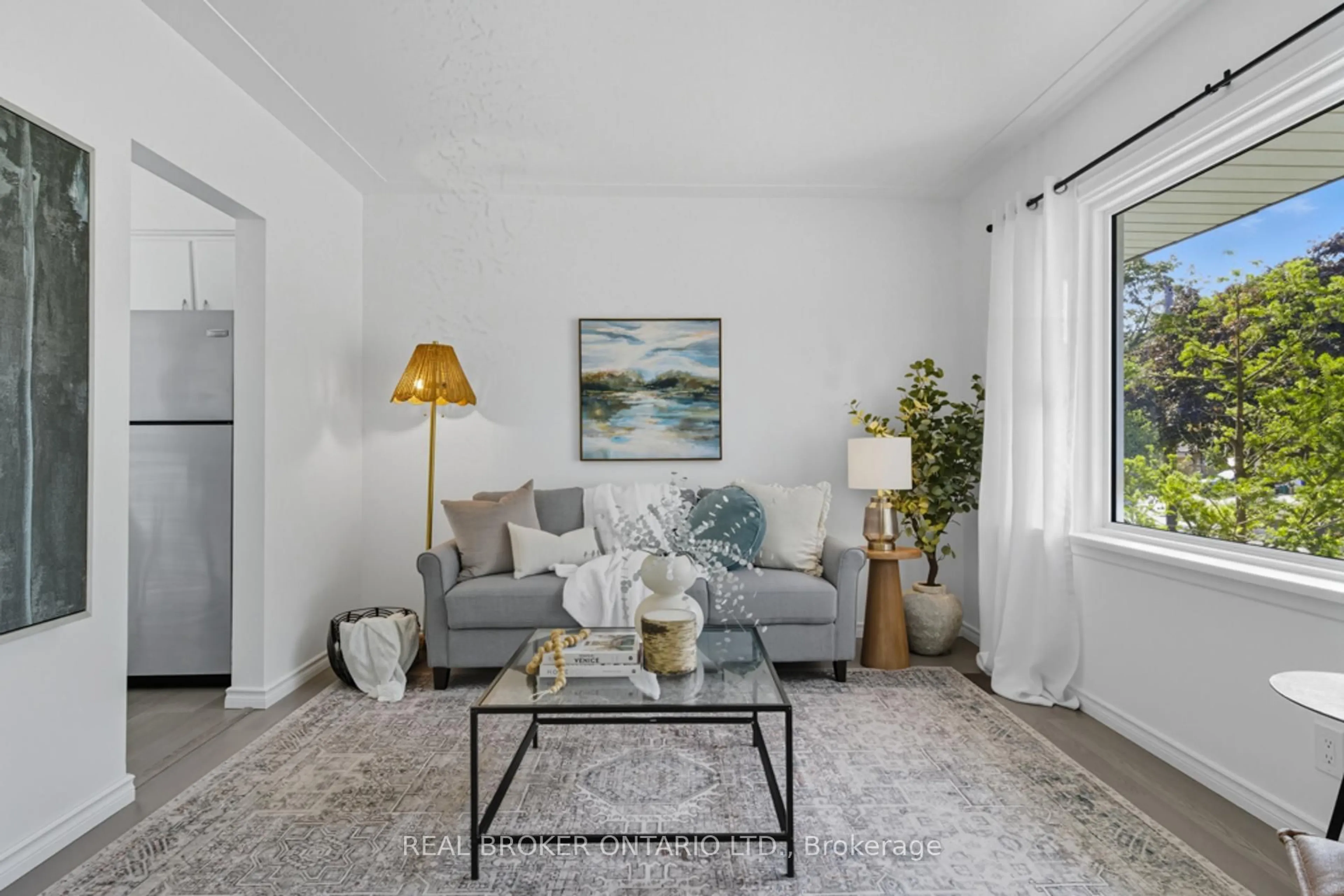 Living room with furniture, unknown for 27 Broadmoor Ave, Kitchener Ontario N2C 1Y6
