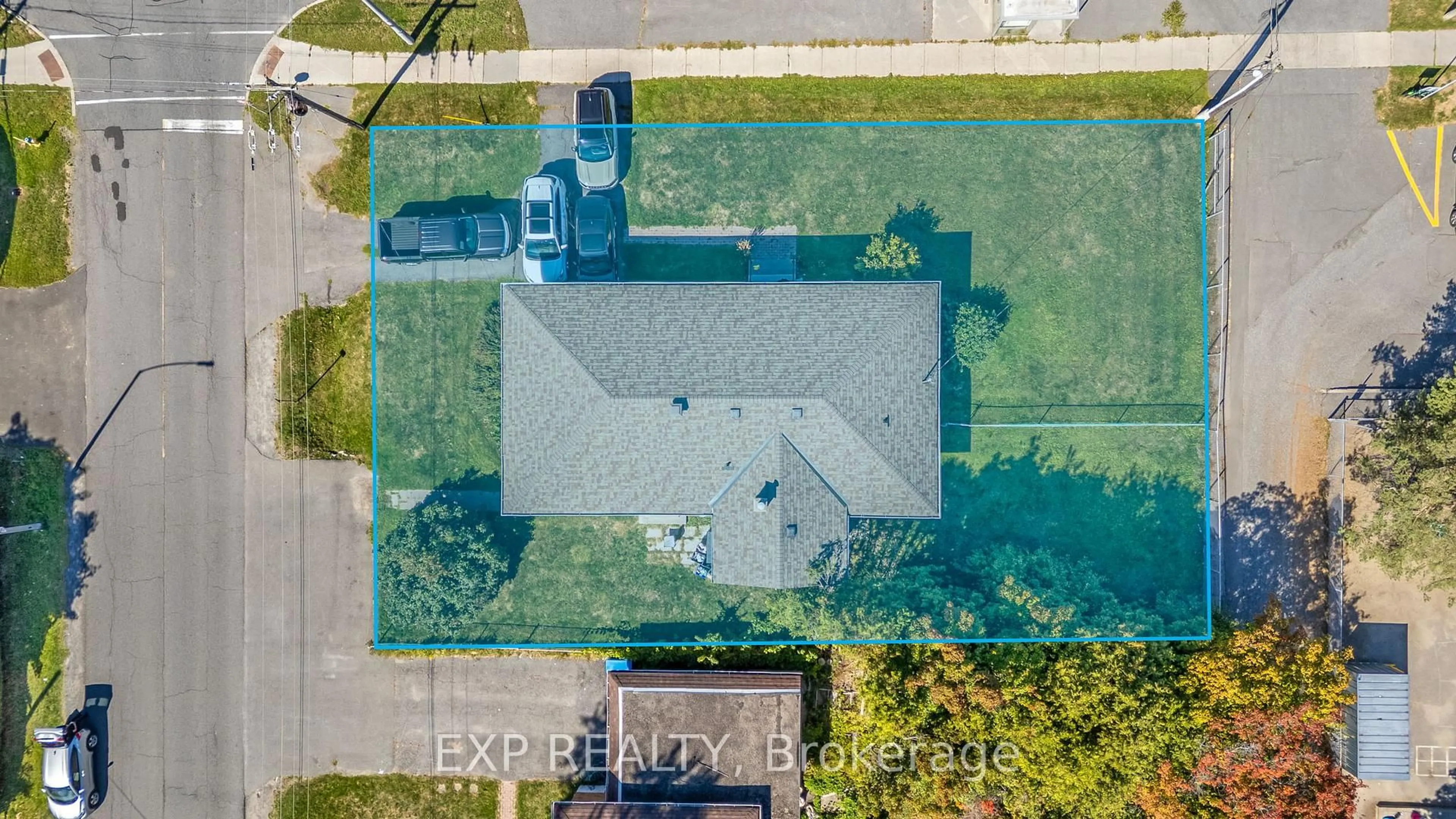 A pic from outside/outdoor area/front of a property/back of a property/a pic from drone, unknown for 150 Meadowlands Dr, Ottawa Ontario K2G 2S5