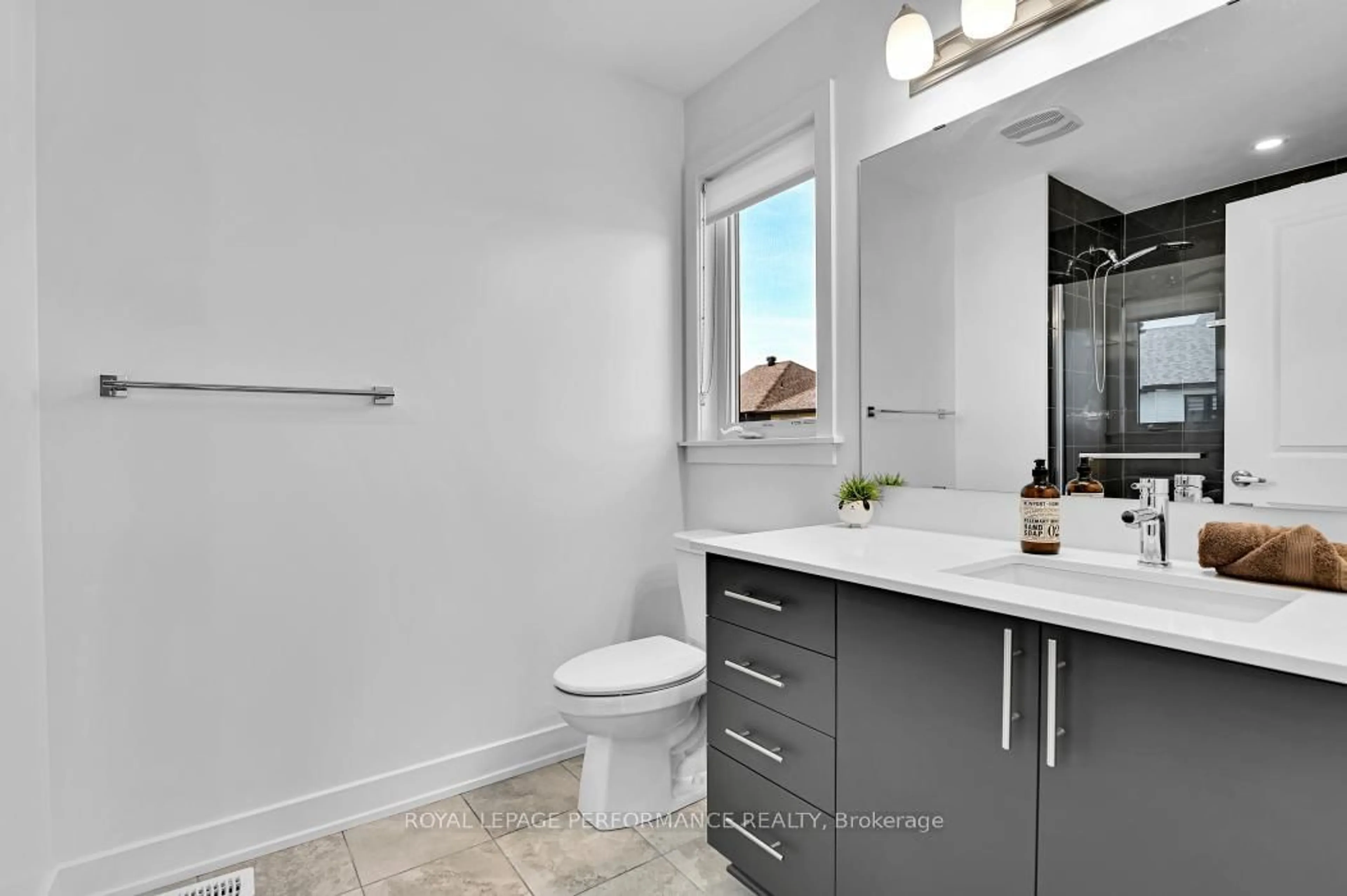 Standard bathroom, ceramic/tile floor for 70 Nettle Cres, Ottawa Ontario K1T 0W9
