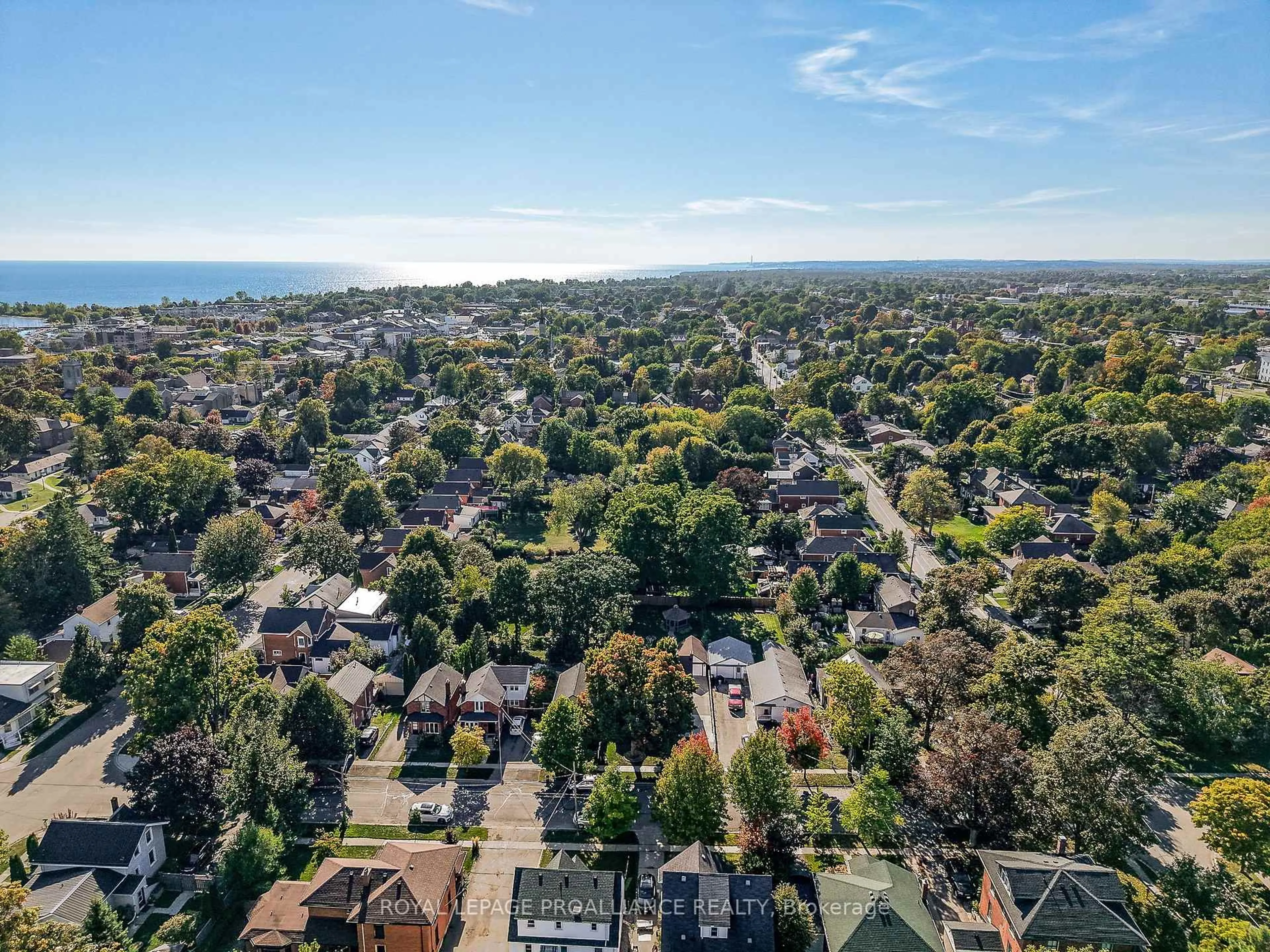 A pic from outside/outdoor area/front of a property/back of a property/a pic from drone, unknown for 319 Walton St, Cobourg Ontario K9A 3X1