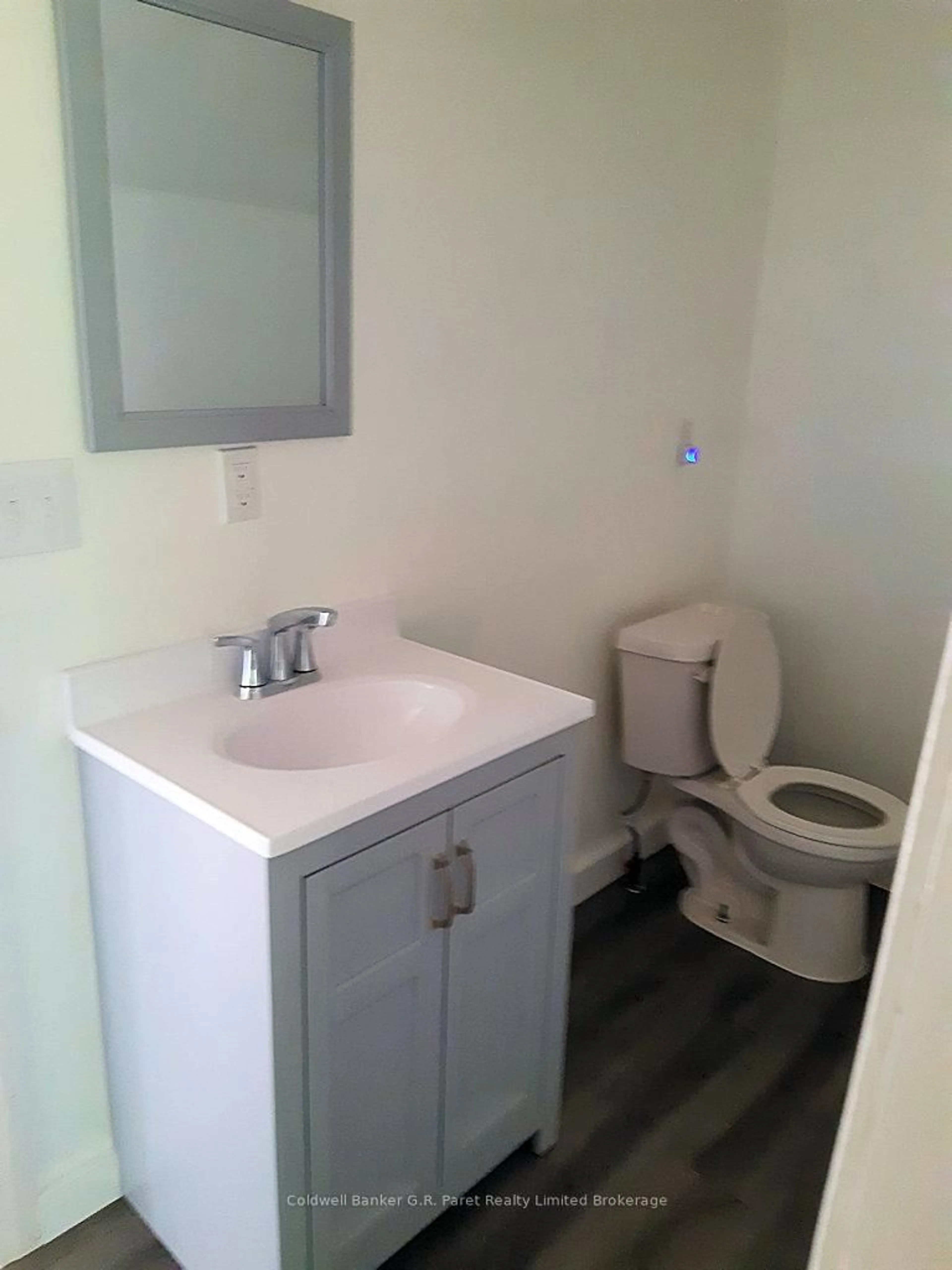 Standard bathroom, unknown for 197 Crysler St, Norfolk Ontario N4B 1H9
