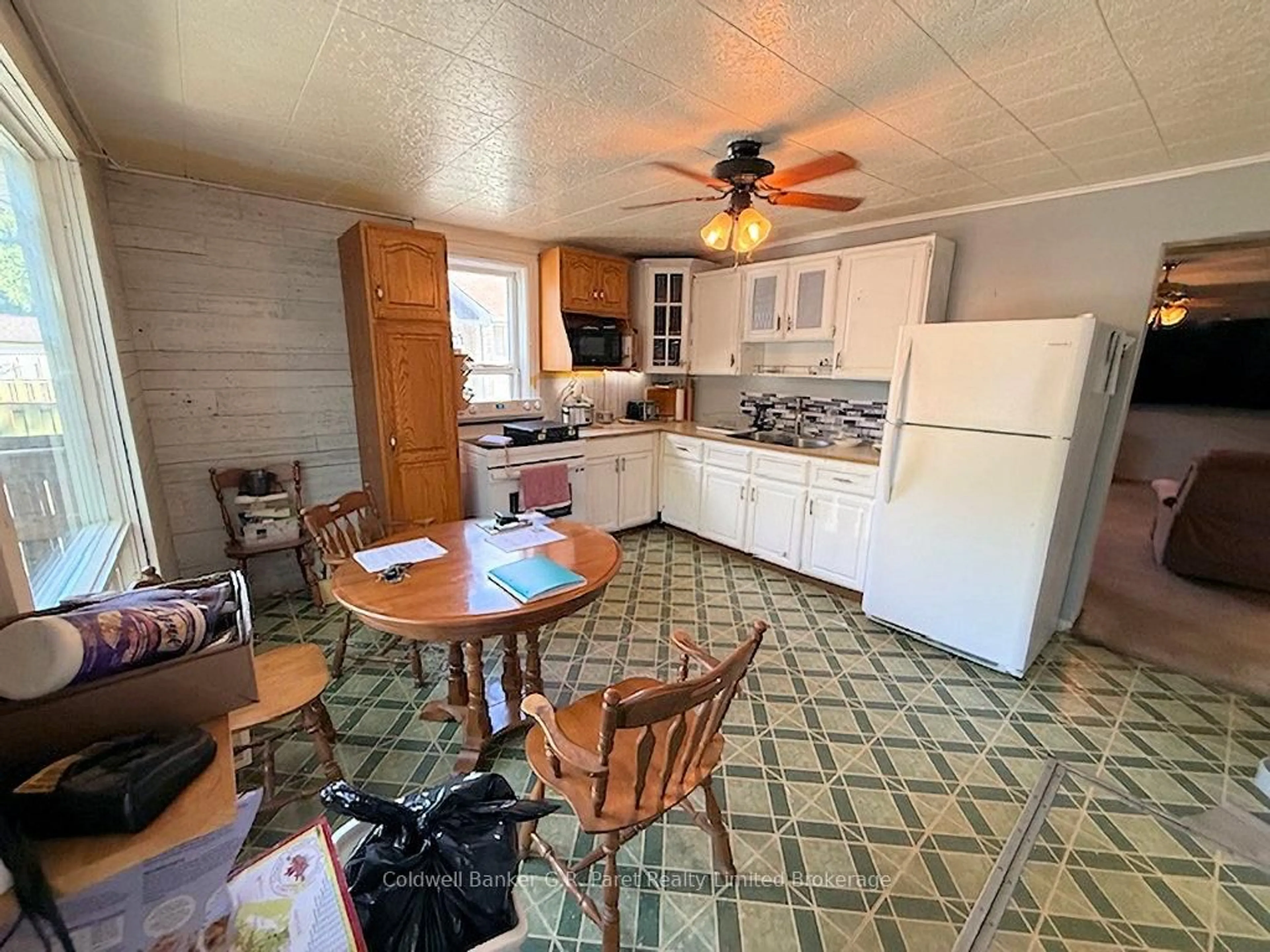 Standard kitchen, ceramic/tile floor for 197 Crysler St, Norfolk Ontario N4B 1H9