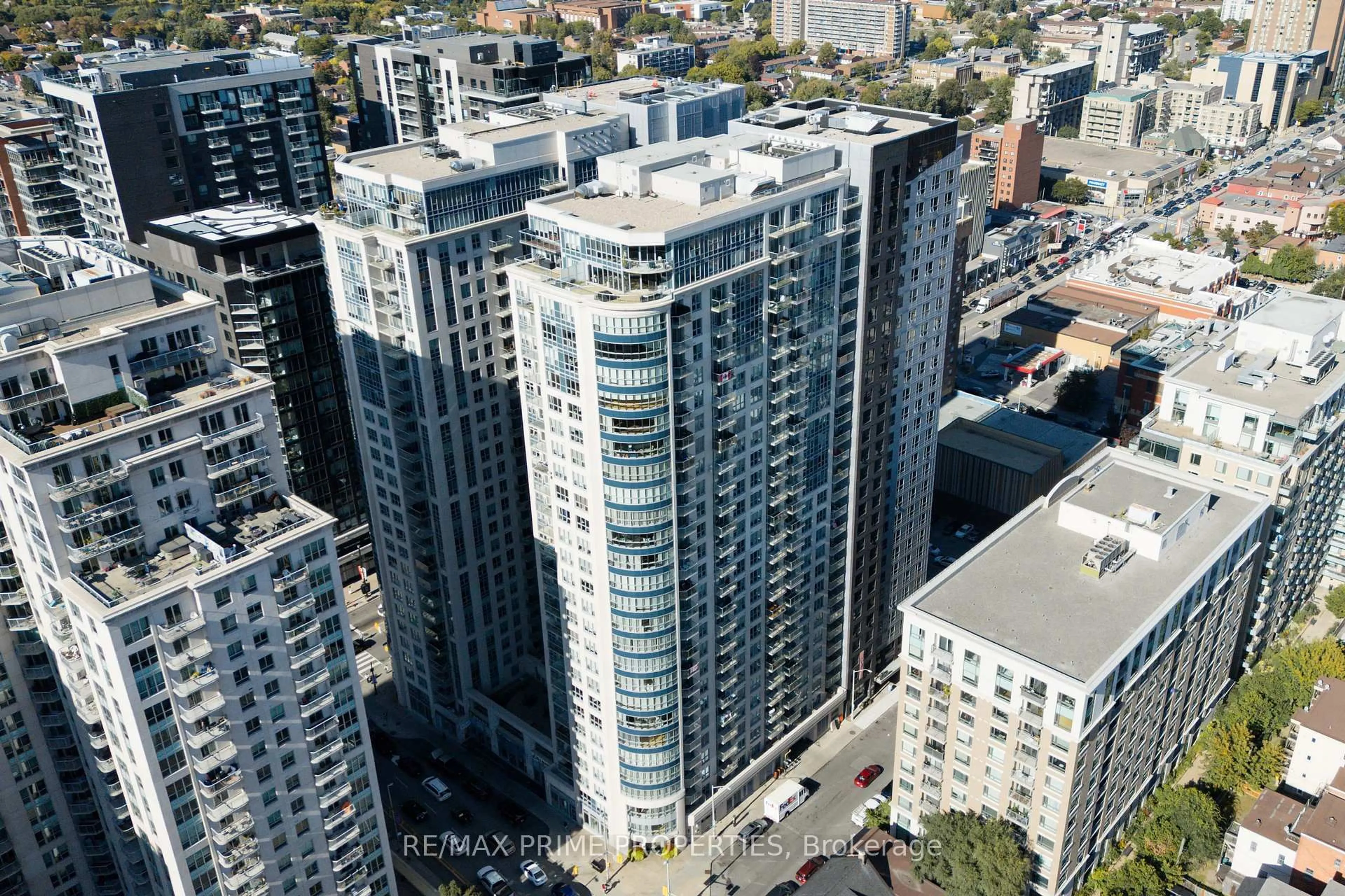A pic from outside/outdoor area/front of a property/back of a property/a pic from drone, city buildings view from balcony for 195 Besserer St #1306, Ottawa Ontario K1N 0B6