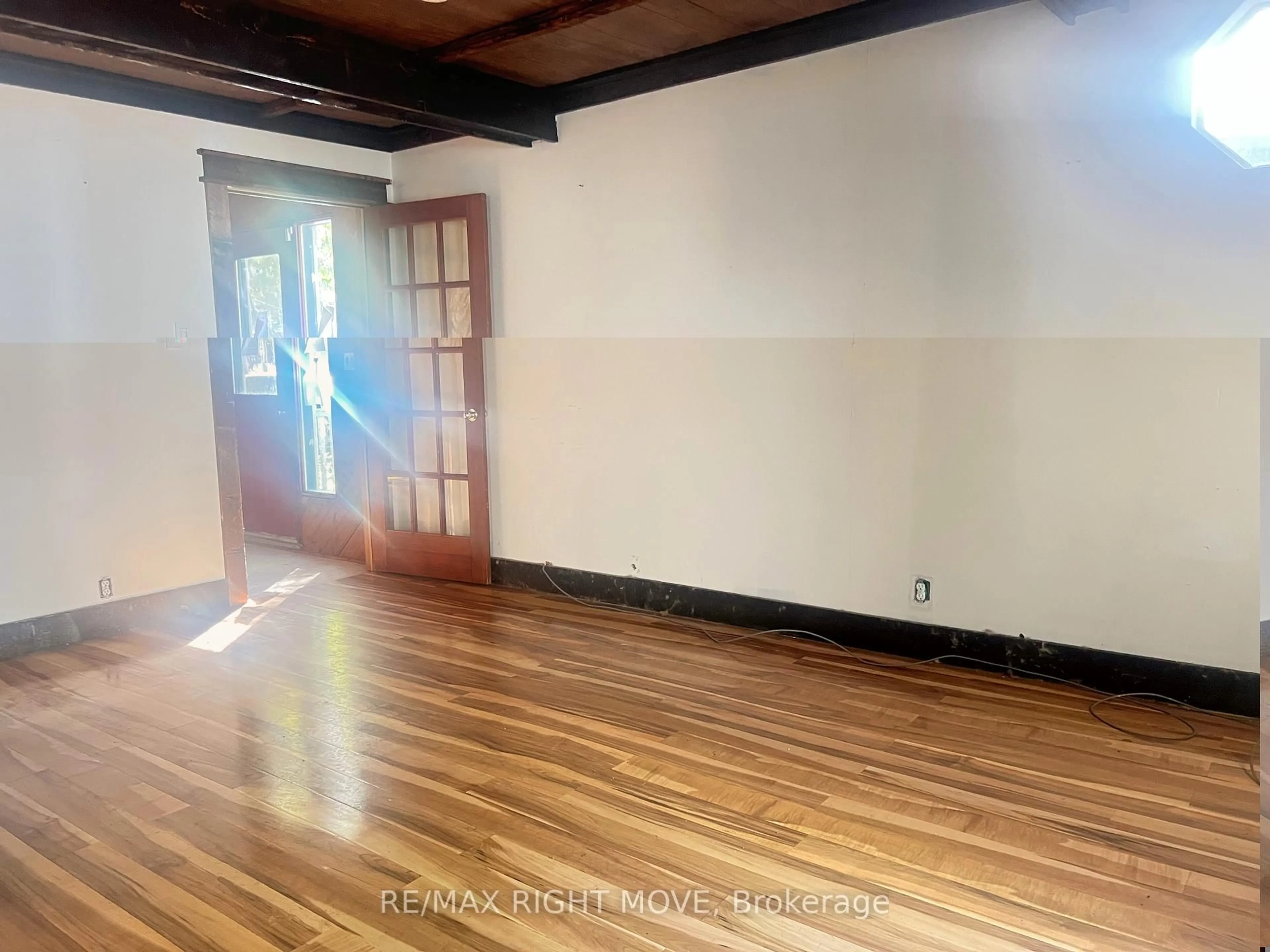 A pic of a room for 1052 4 Seasons Rd, Gravenhurst Ontario P0E 1N0