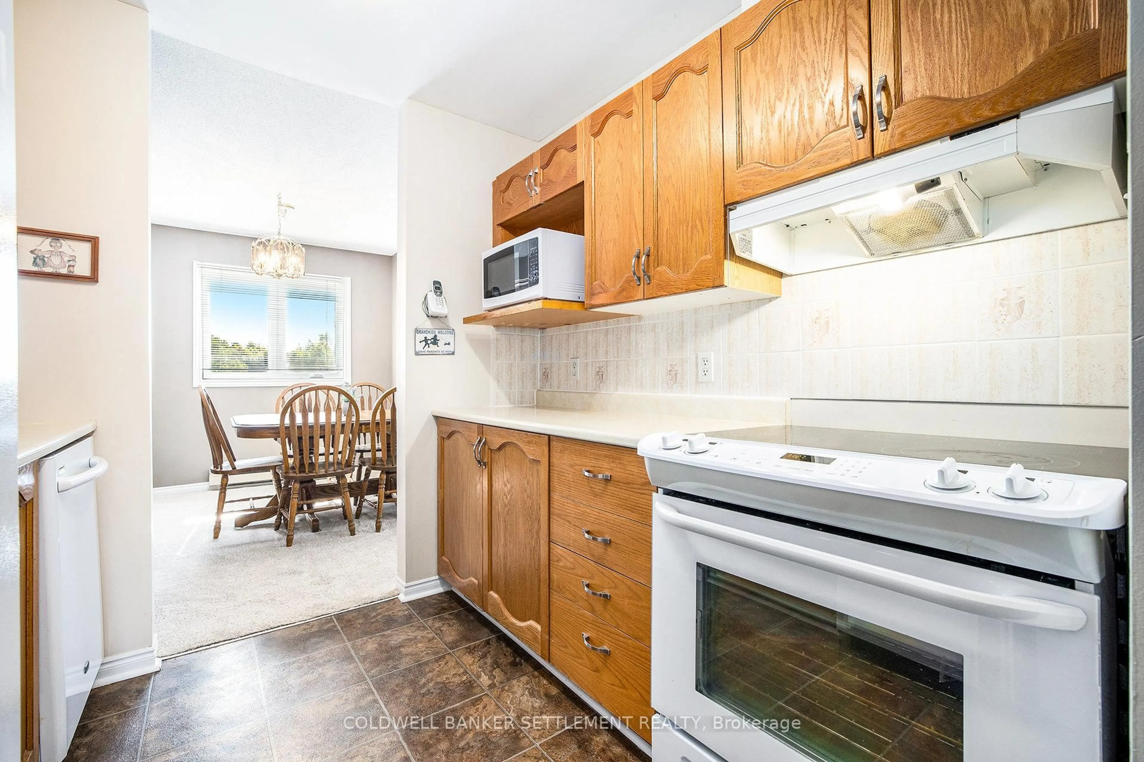 Standard kitchen, unknown for 10 Armstrong Dr #301, Smiths Falls Ontario K7A 5H8