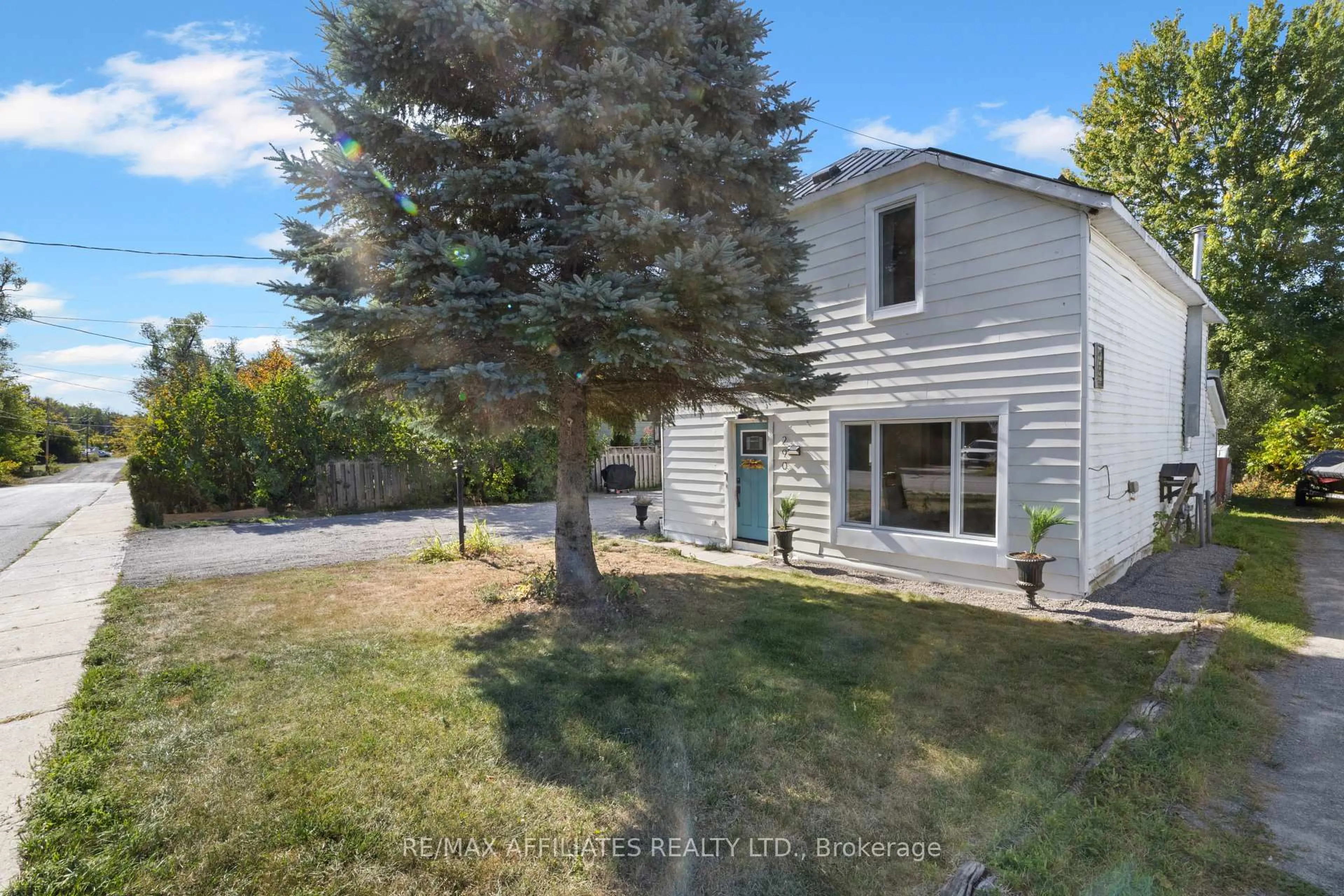 A pic from outside/outdoor area/front of a property/back of a property/a pic from drone, street for 290 Water St, Almonte Ontario K0A 1A0