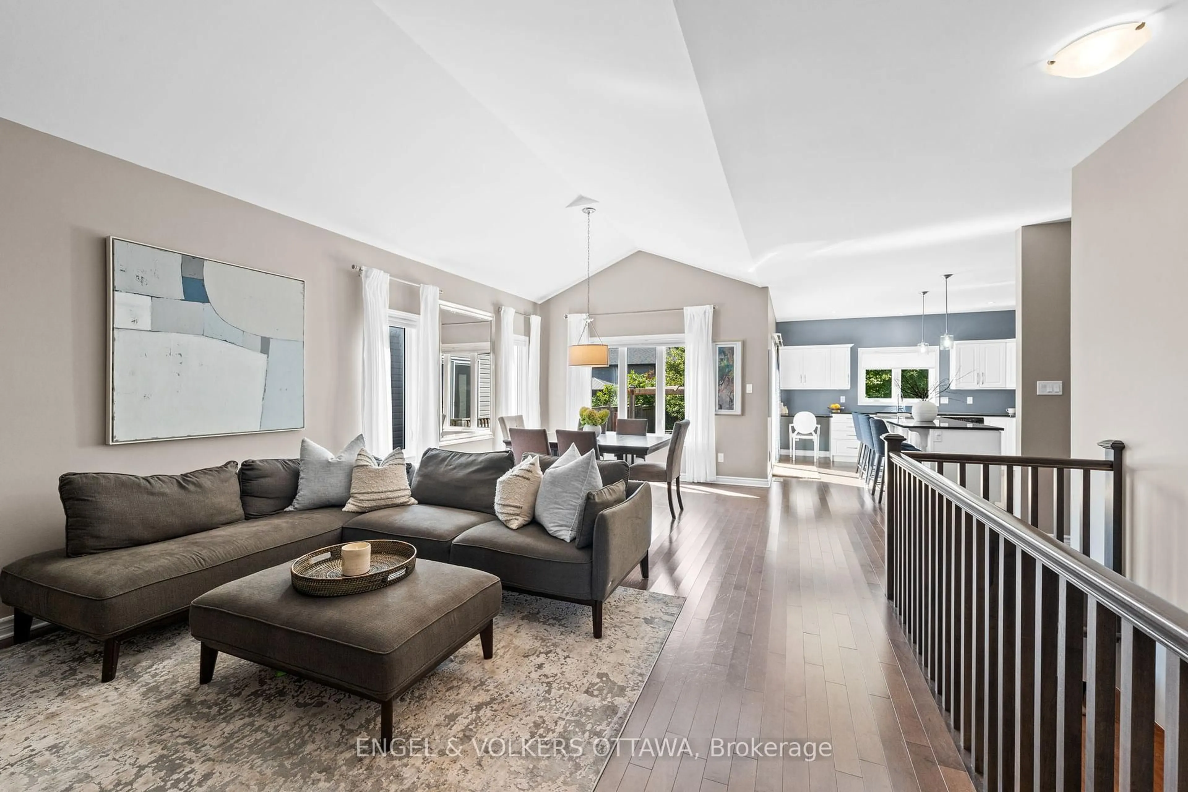 Unknown for 313 Colmar St, Russell Ontario K0A 1W0