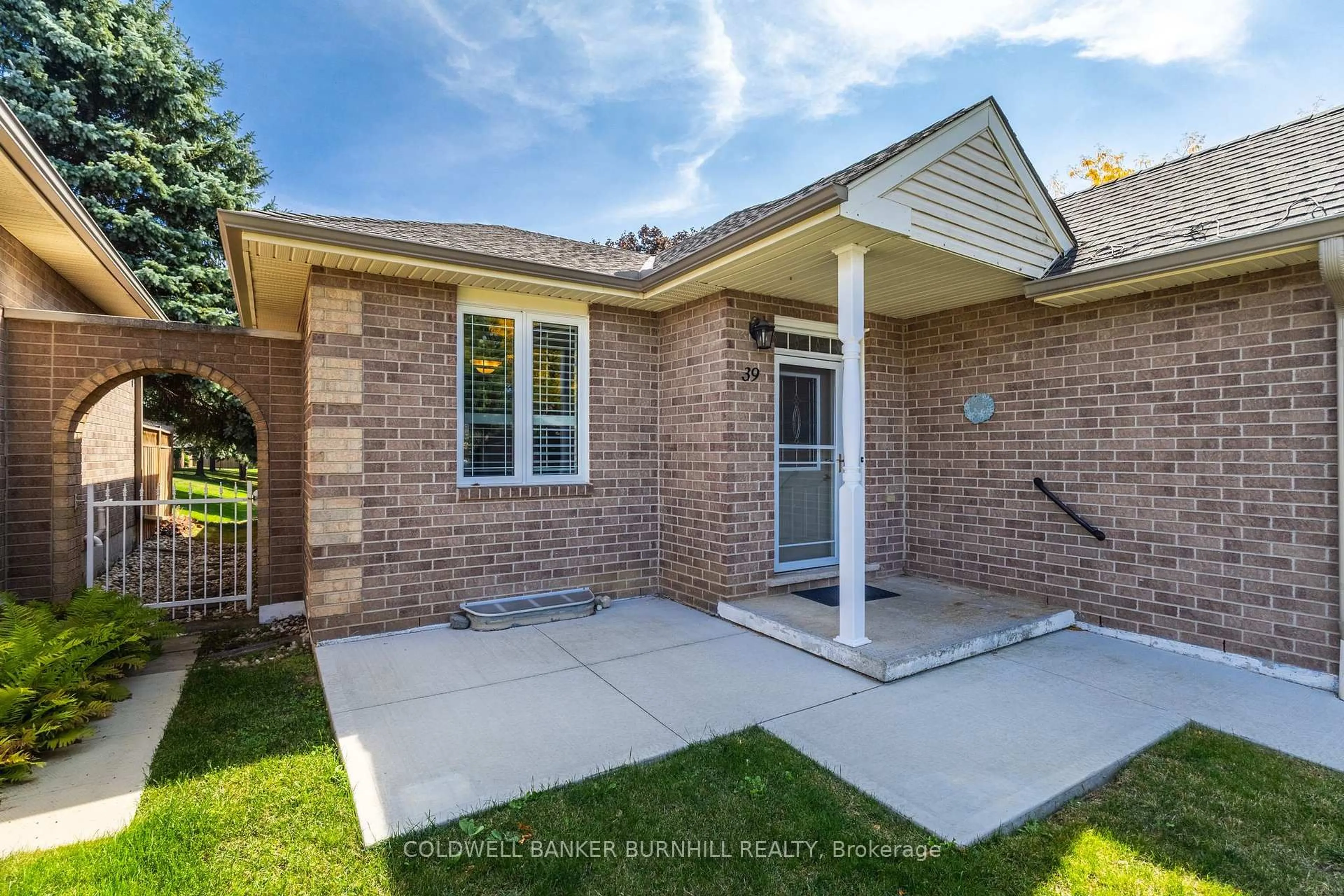 Home with brick exterior material, street for 39 Twenty Place Blvd, Hamilton Ontario L0R 1W0