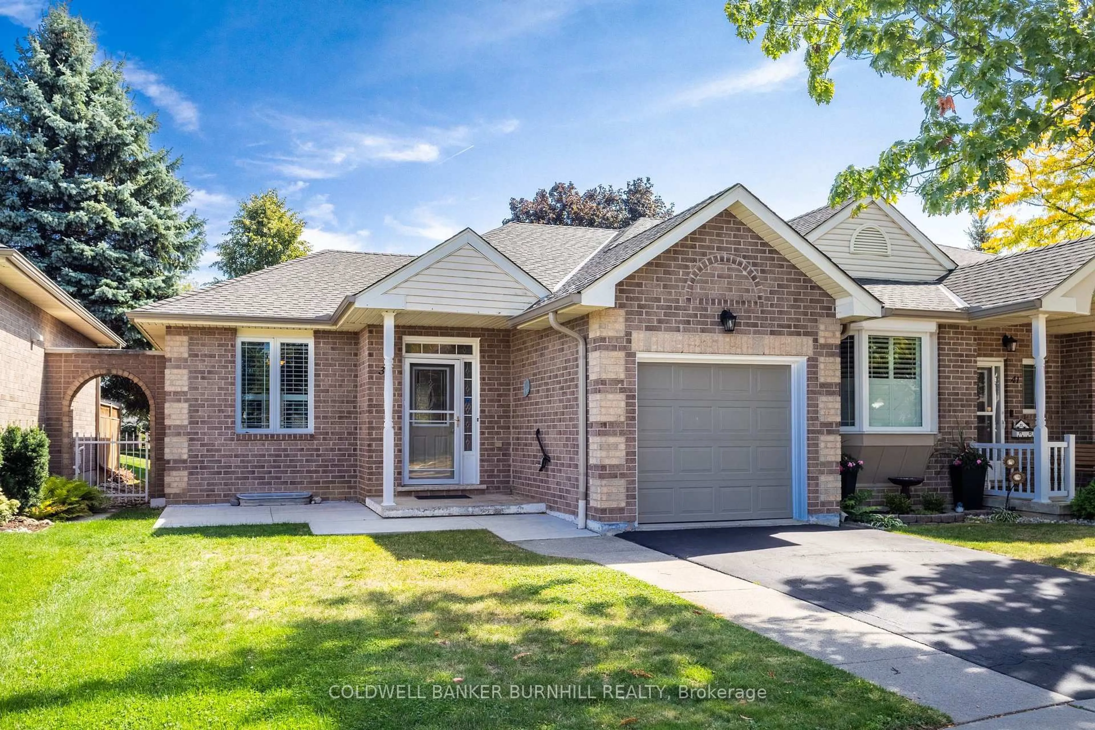 Home with brick exterior material, street for 39 Twenty Place Blvd, Hamilton Ontario L0R 1W0