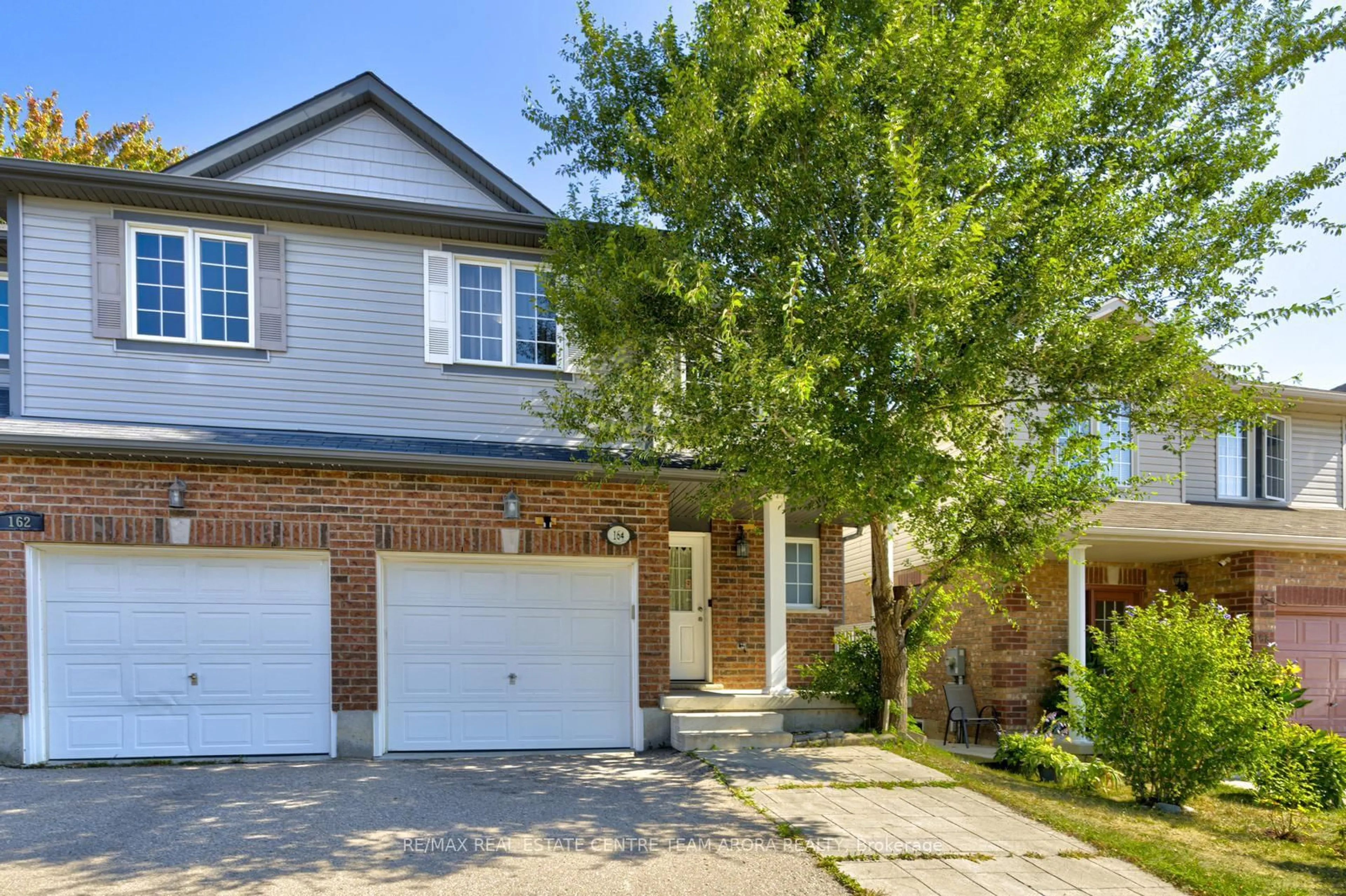 Home with brick exterior material, street for 164 Windale Cres, Kitchener Ontario N2E 0A4