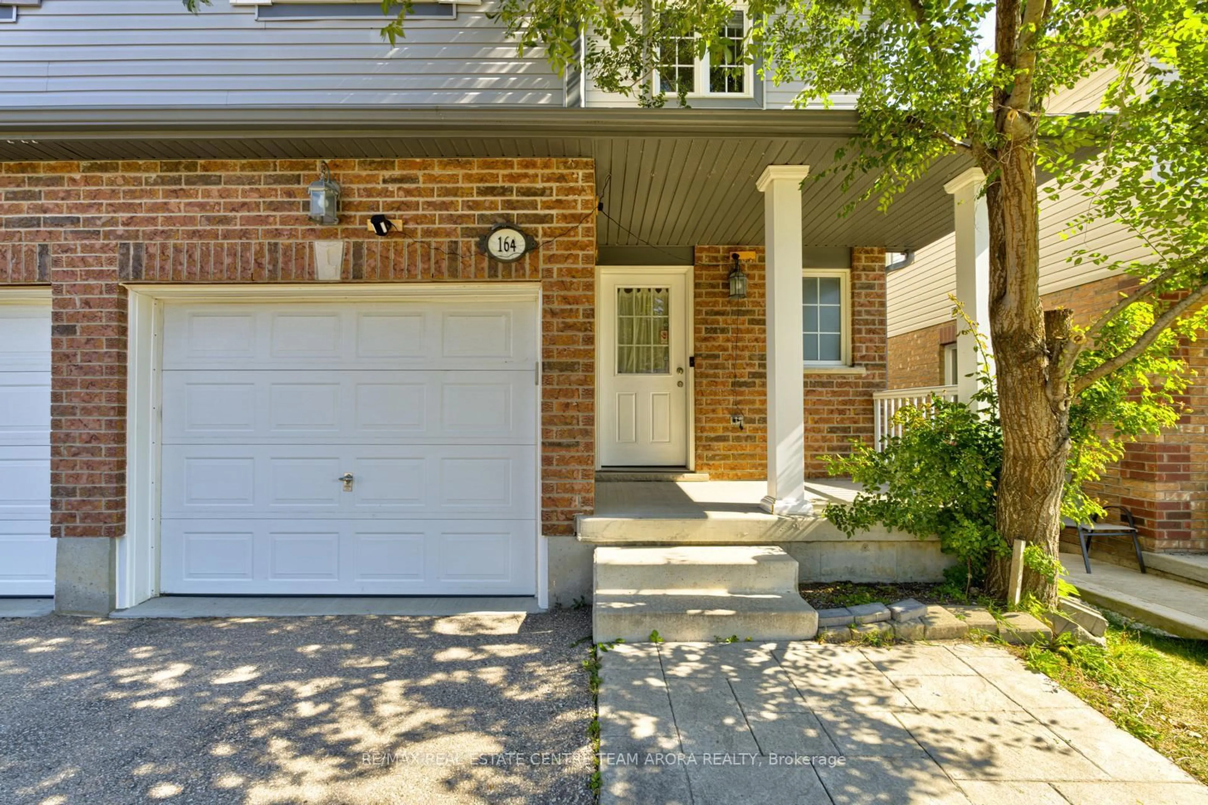 Home with brick exterior material, street for 164 Windale Cres, Kitchener Ontario N2E 0A4