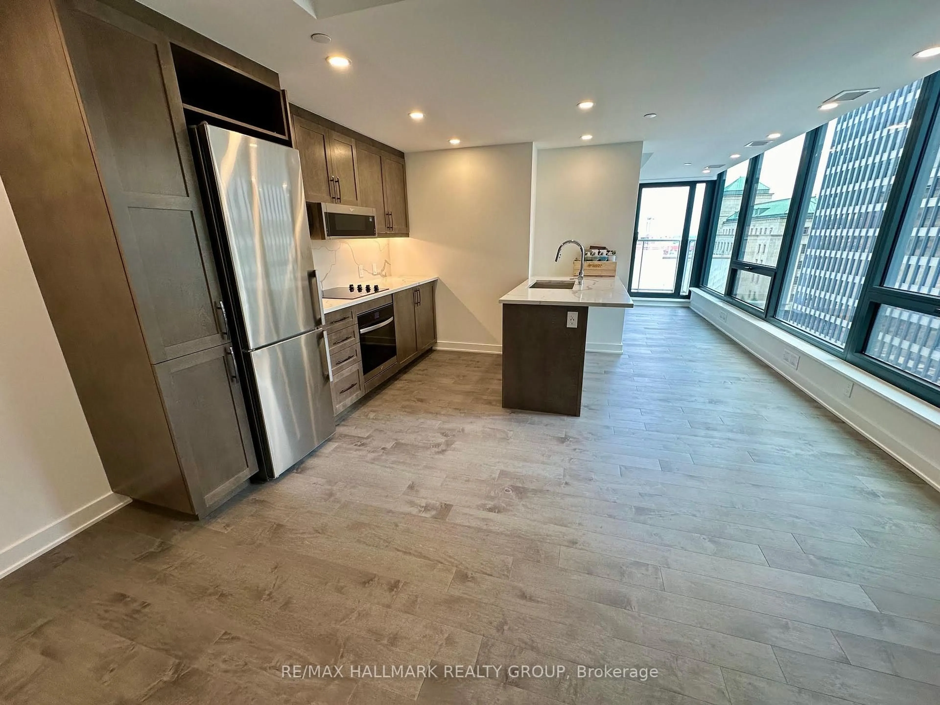Open concept kitchen, ceramic/tile floor for 340 QUEEN St #706, Ottawa Ontario K1R 0G1