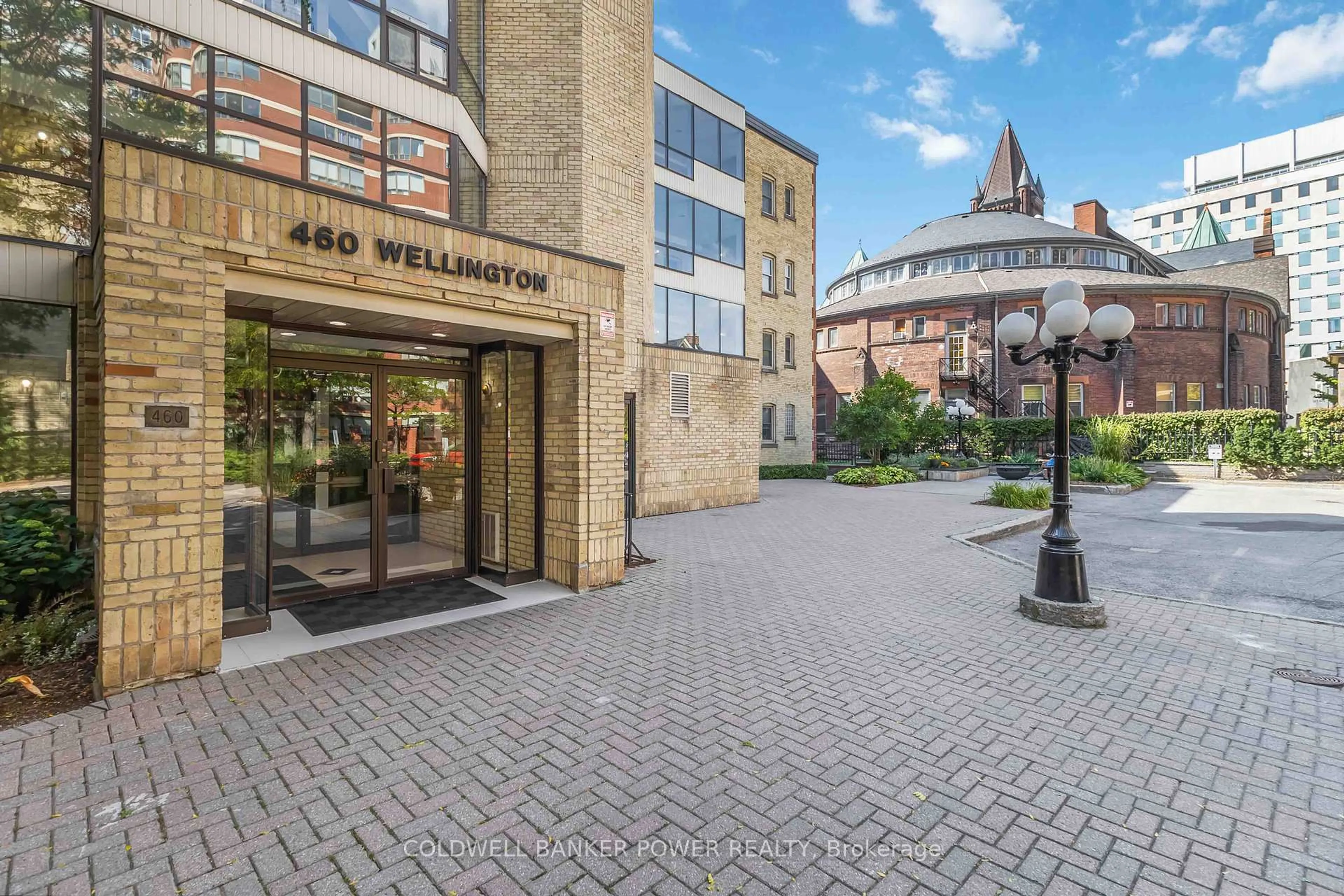 Patio, building for 460 Wellington St #308, London East Ontario N6A 3P8