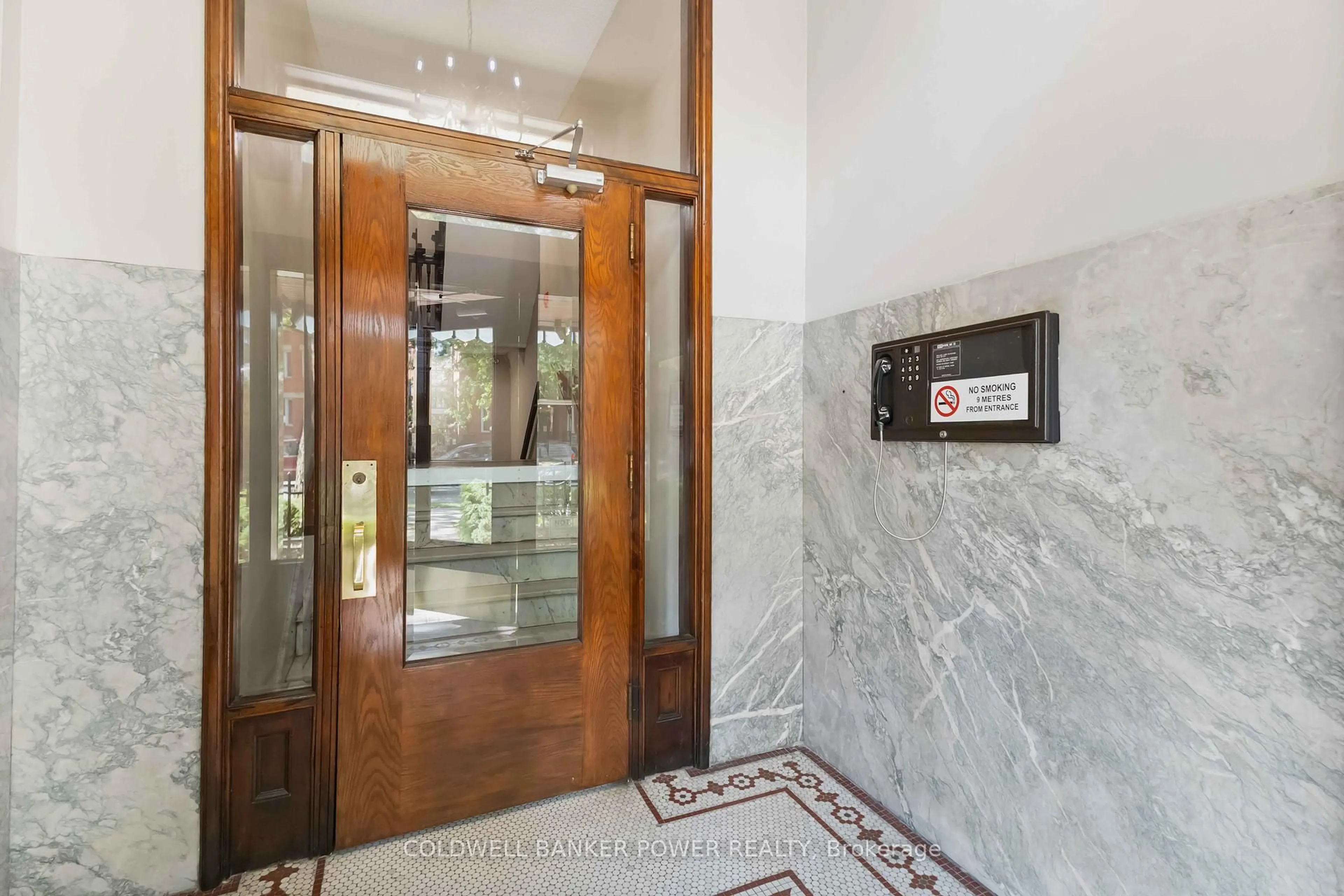 Indoor foyer for 460 Wellington St #308, London East Ontario N6A 3P8