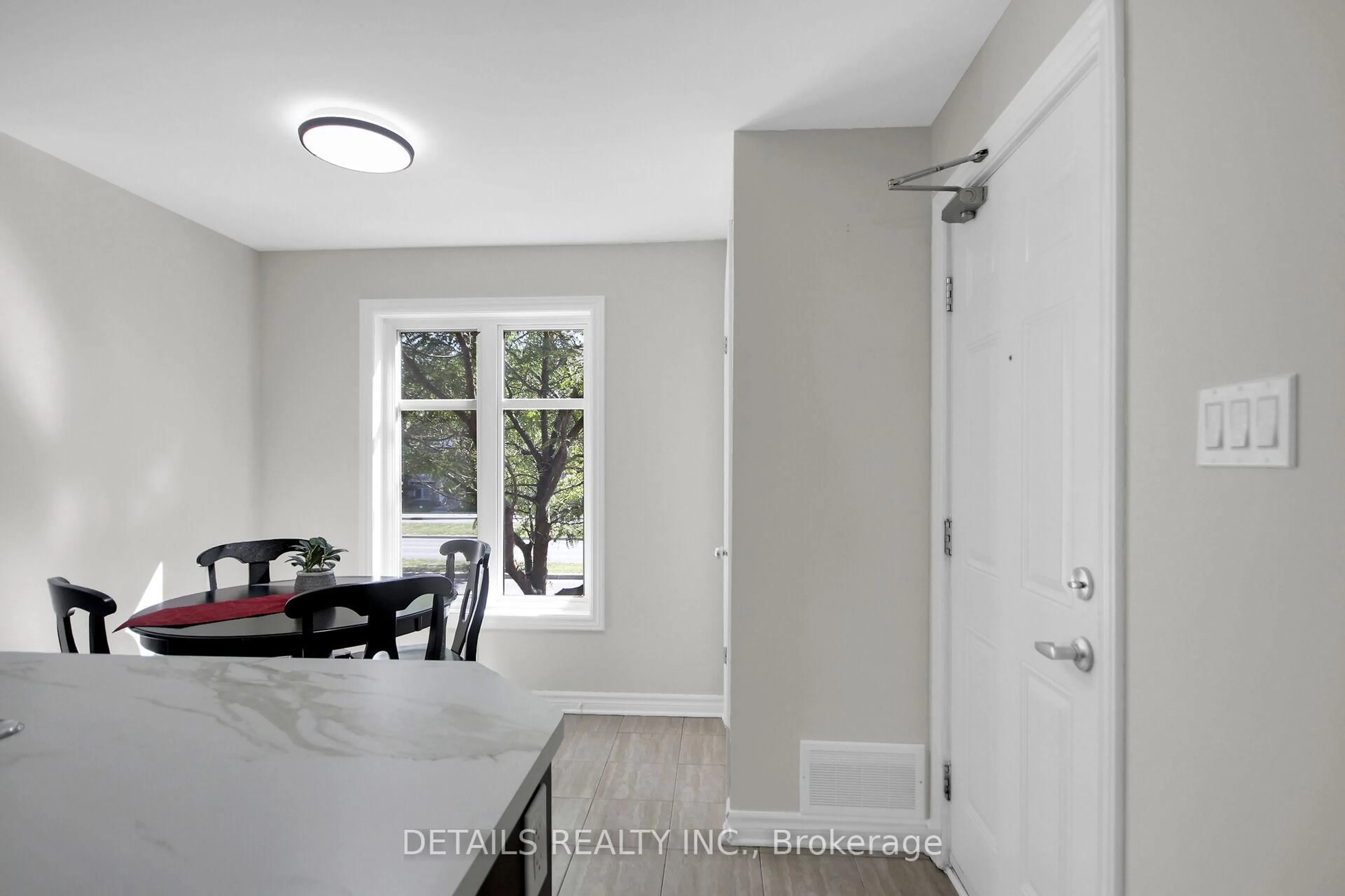 A pic of a room for 611 Chapman Mills Dr #A, Ottawa Ontario K2J 5T1