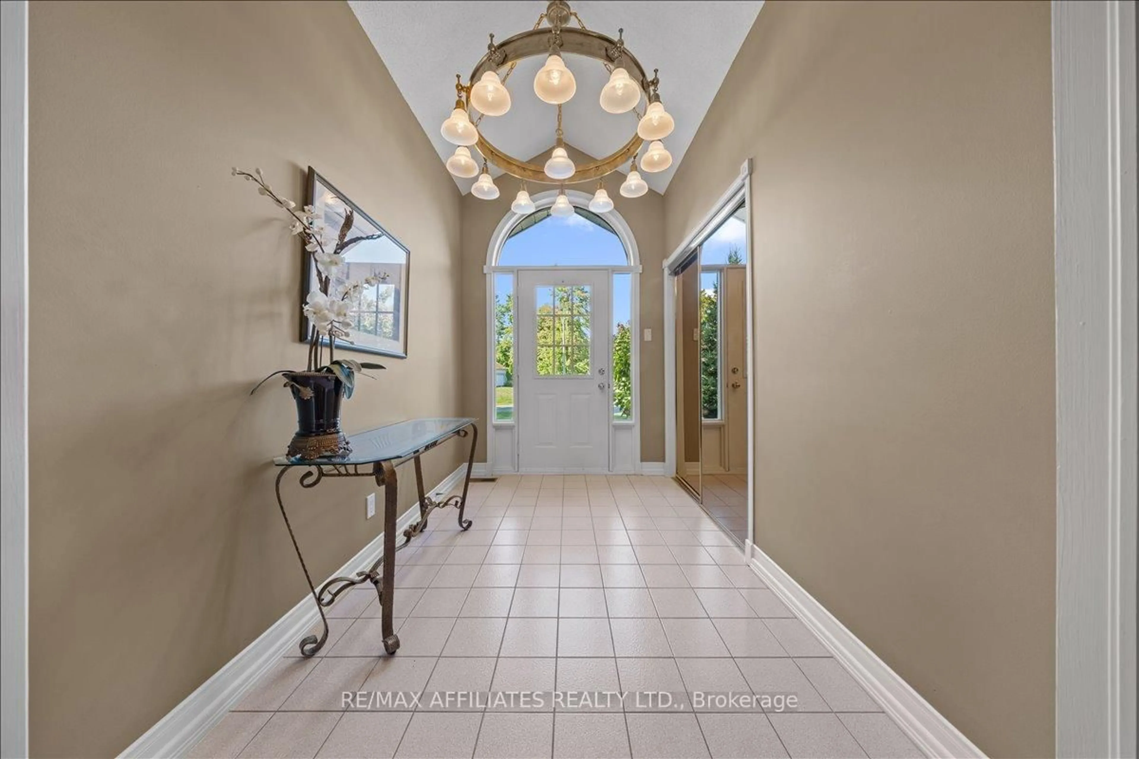 Indoor entryway for 1266 Barnwell Cres, Ottawa Ontario K4B 1K4