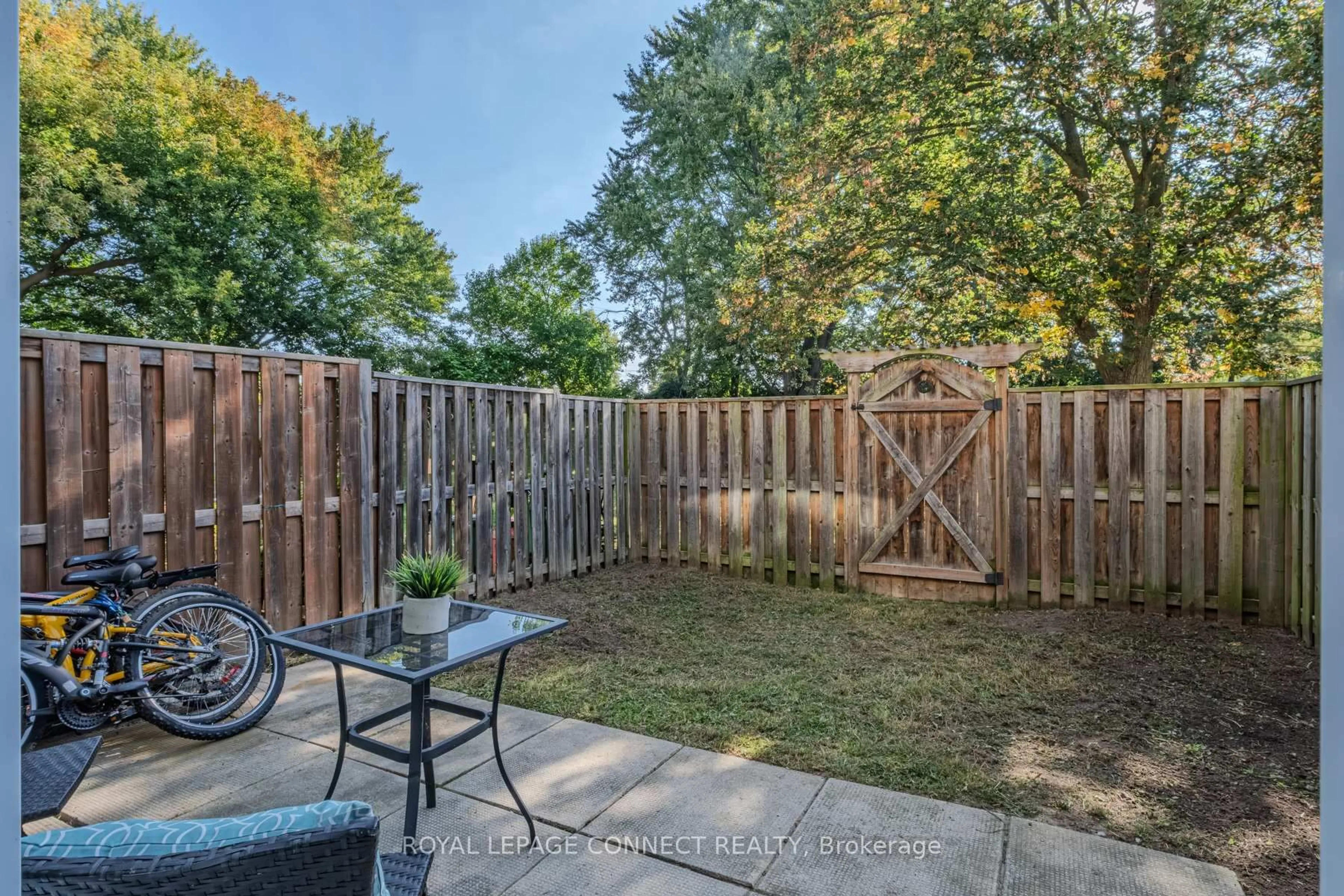 Patio, forest/trees view for 291 G Stanley St #291 G, Brantford Ontario N3S 7K3