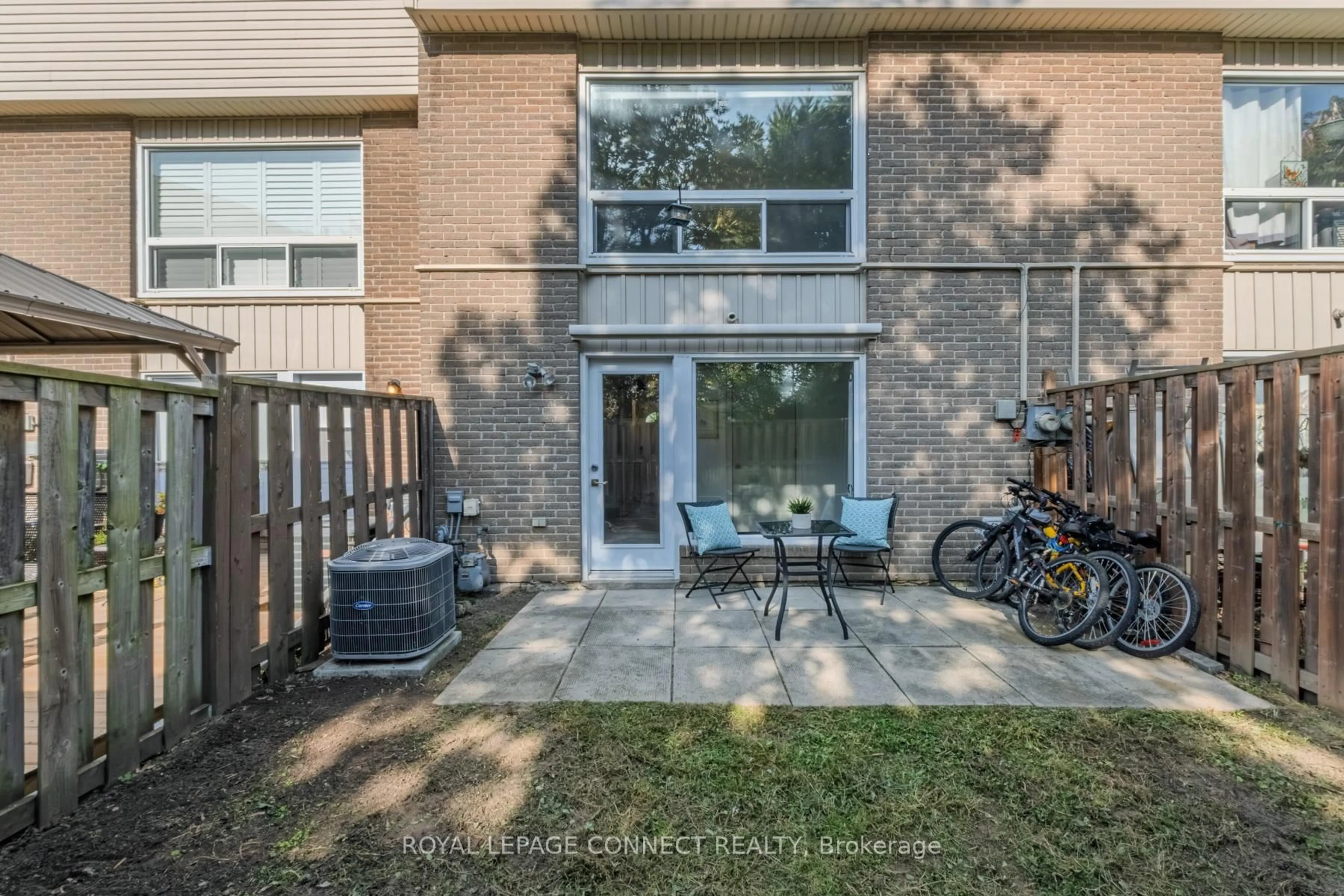 Patio, street for 291 G Stanley St #291 G, Brantford Ontario N3S 7K3