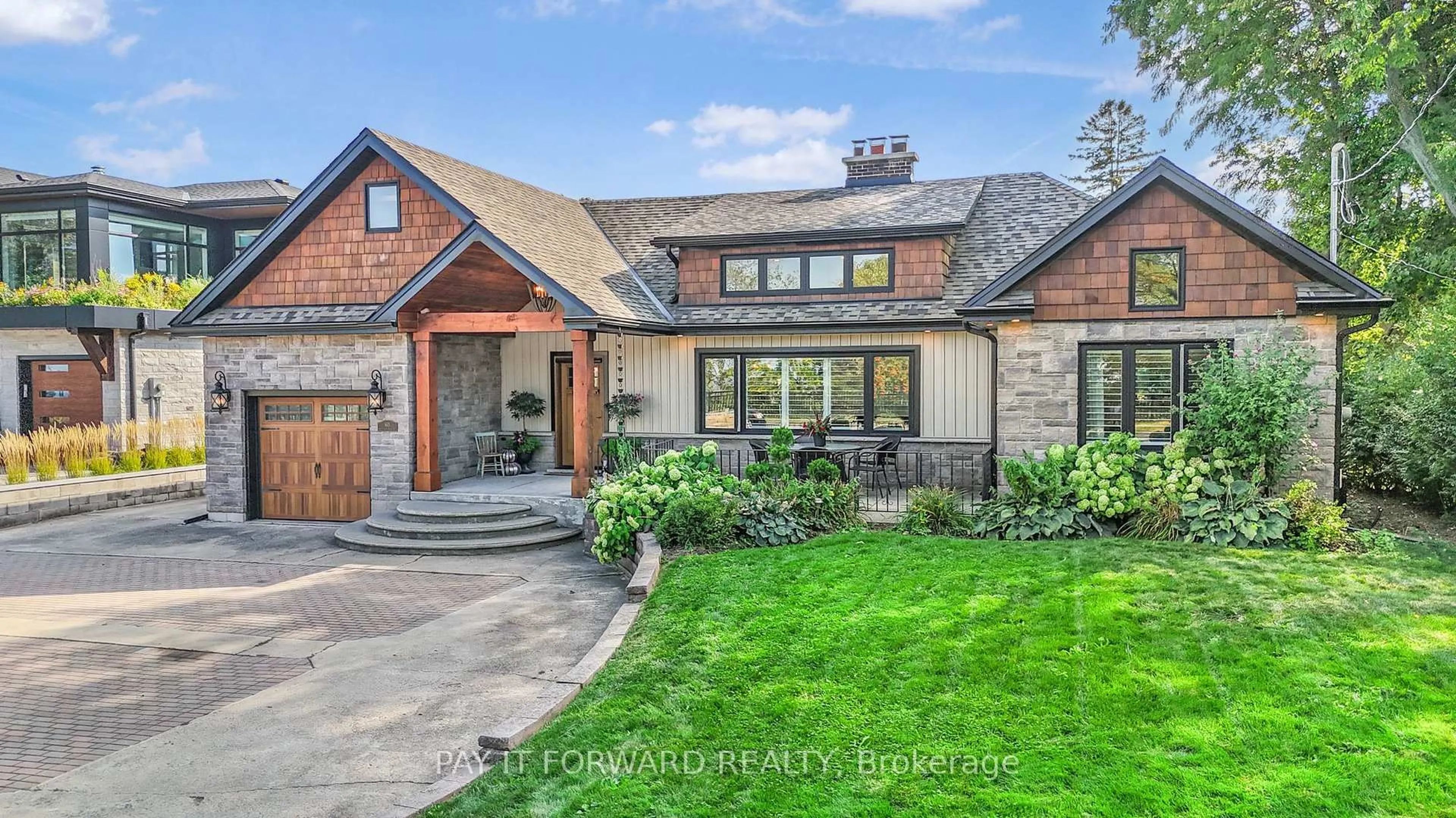 Home with brick exterior material, street for 60 Mountain Brow Blvd, Hamilton Ontario L8T 1A4