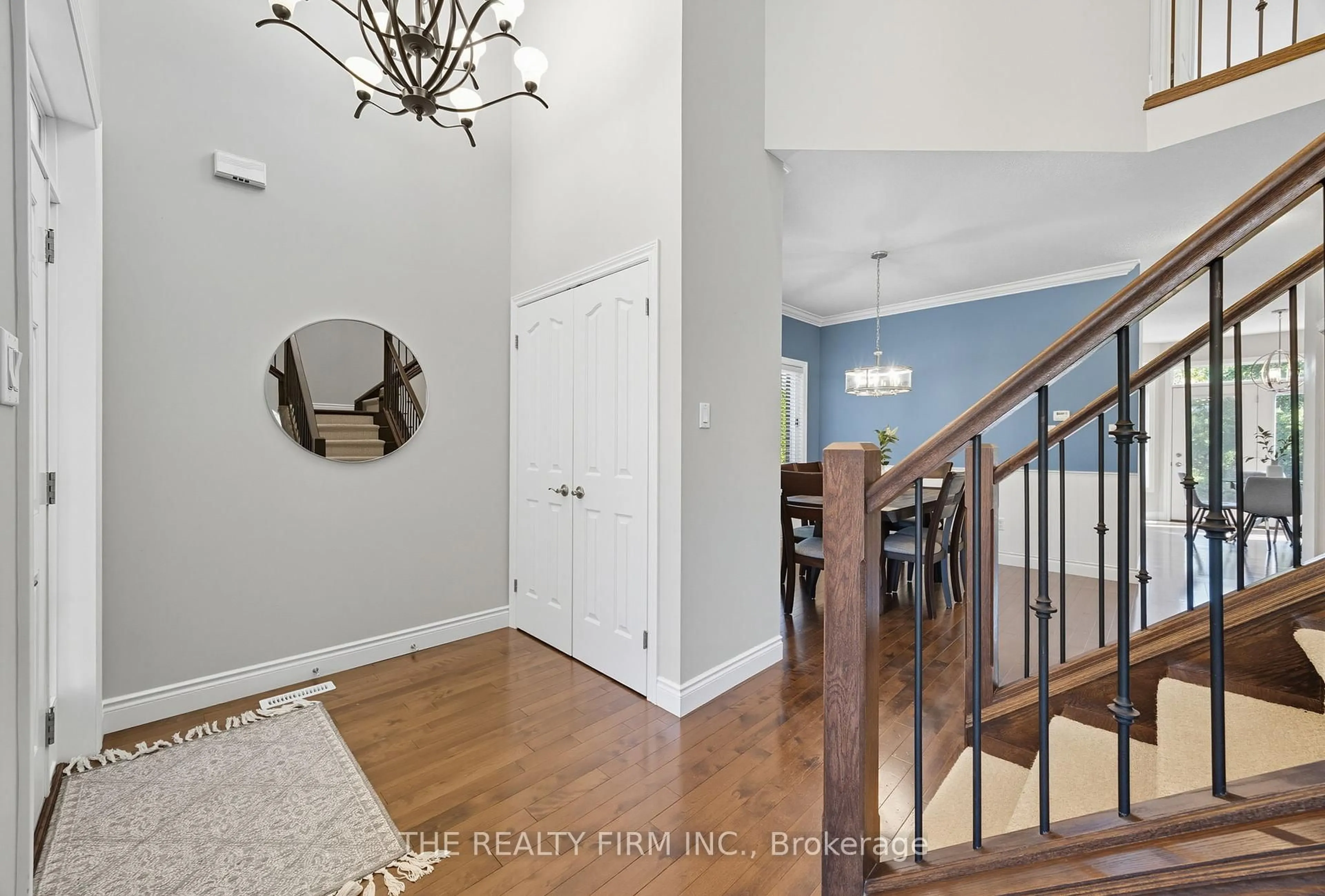 Indoor entryway for 1561 Privet Pl, London North Ontario N5X 0E7
