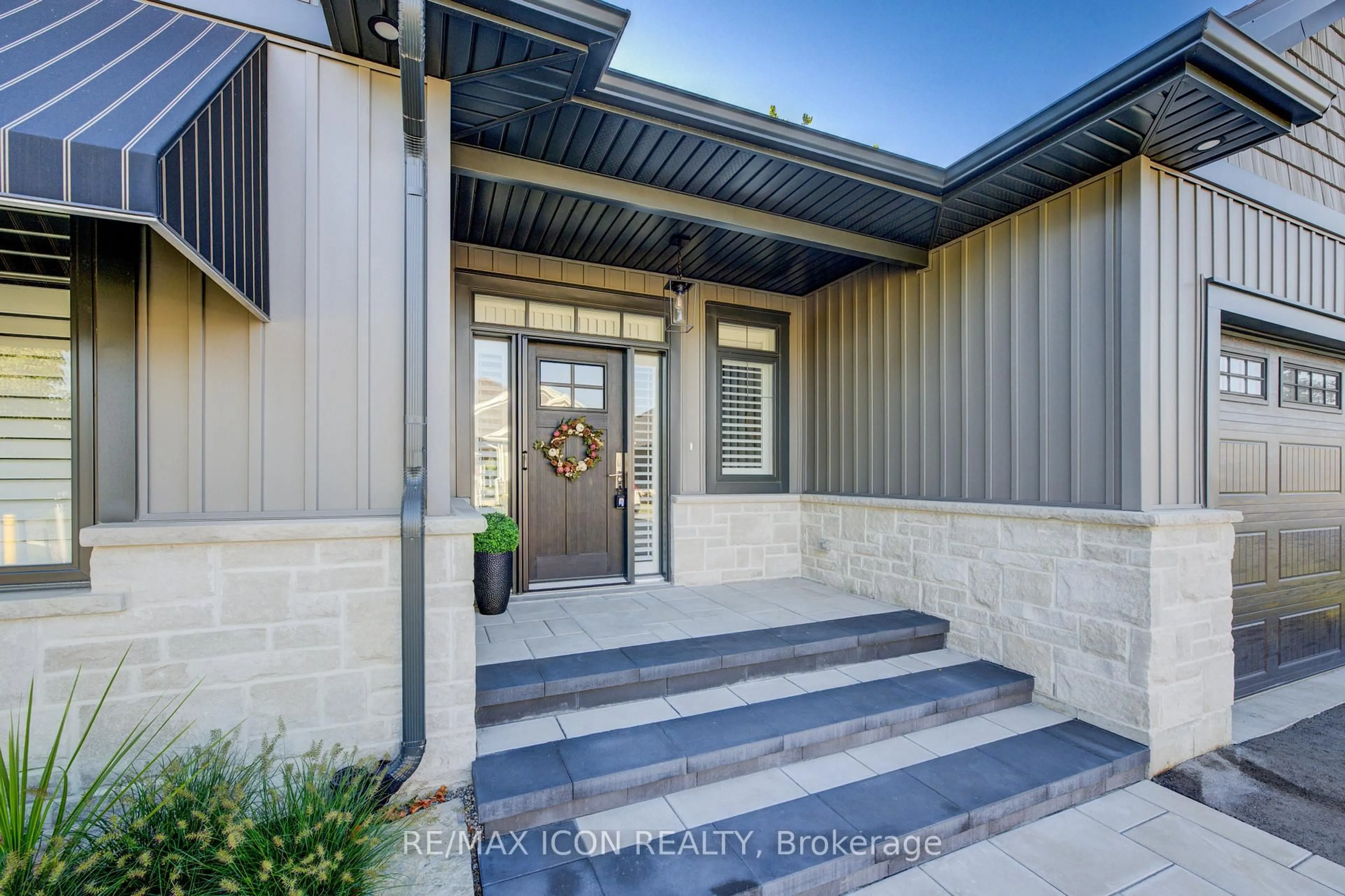 Indoor entryway for 68 Cedar St #13, Brant Ontario N3L 0L4