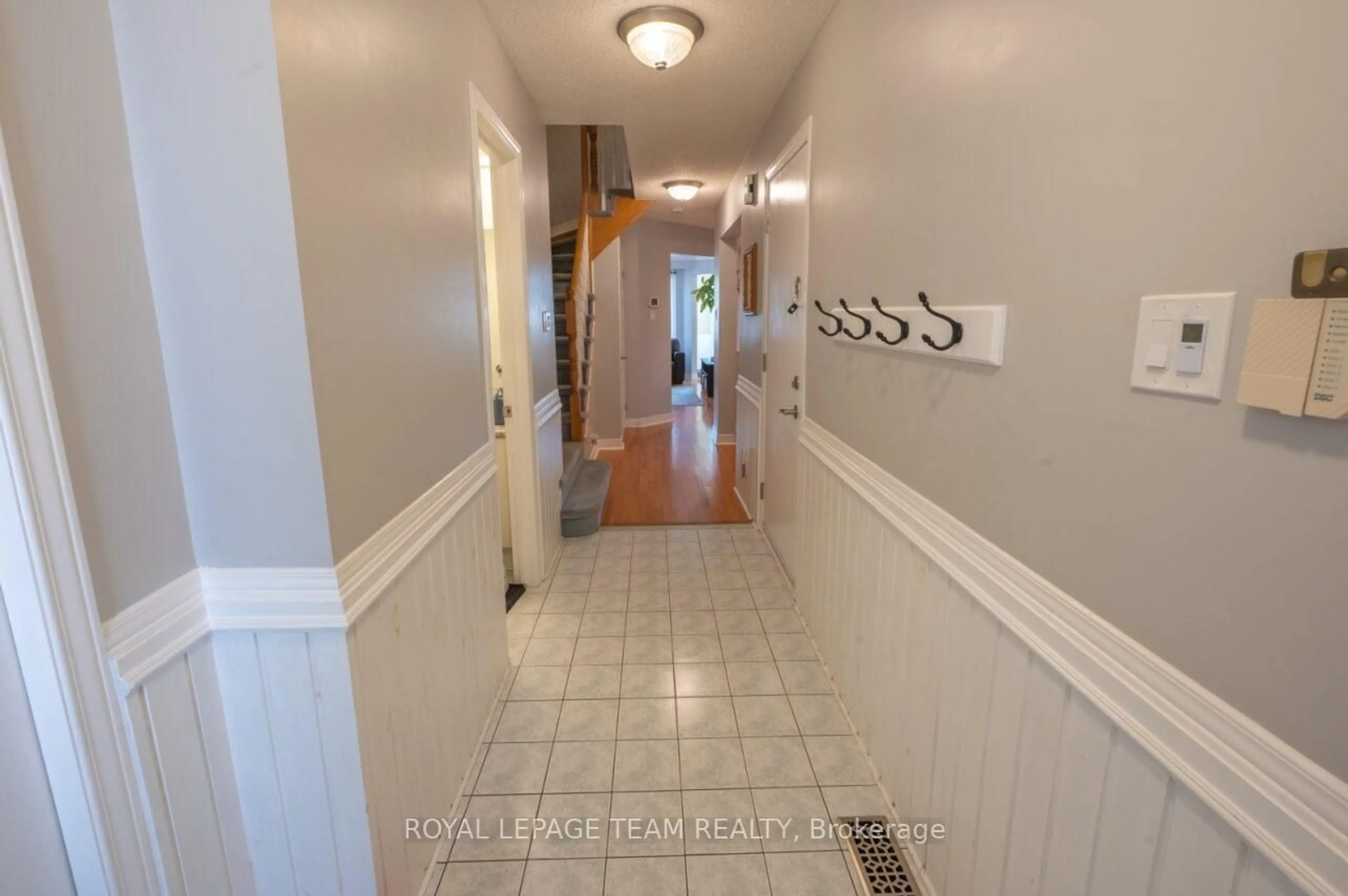 Unknown for 19 Locheland Cres, Ottawa Ontario K2G 6H2