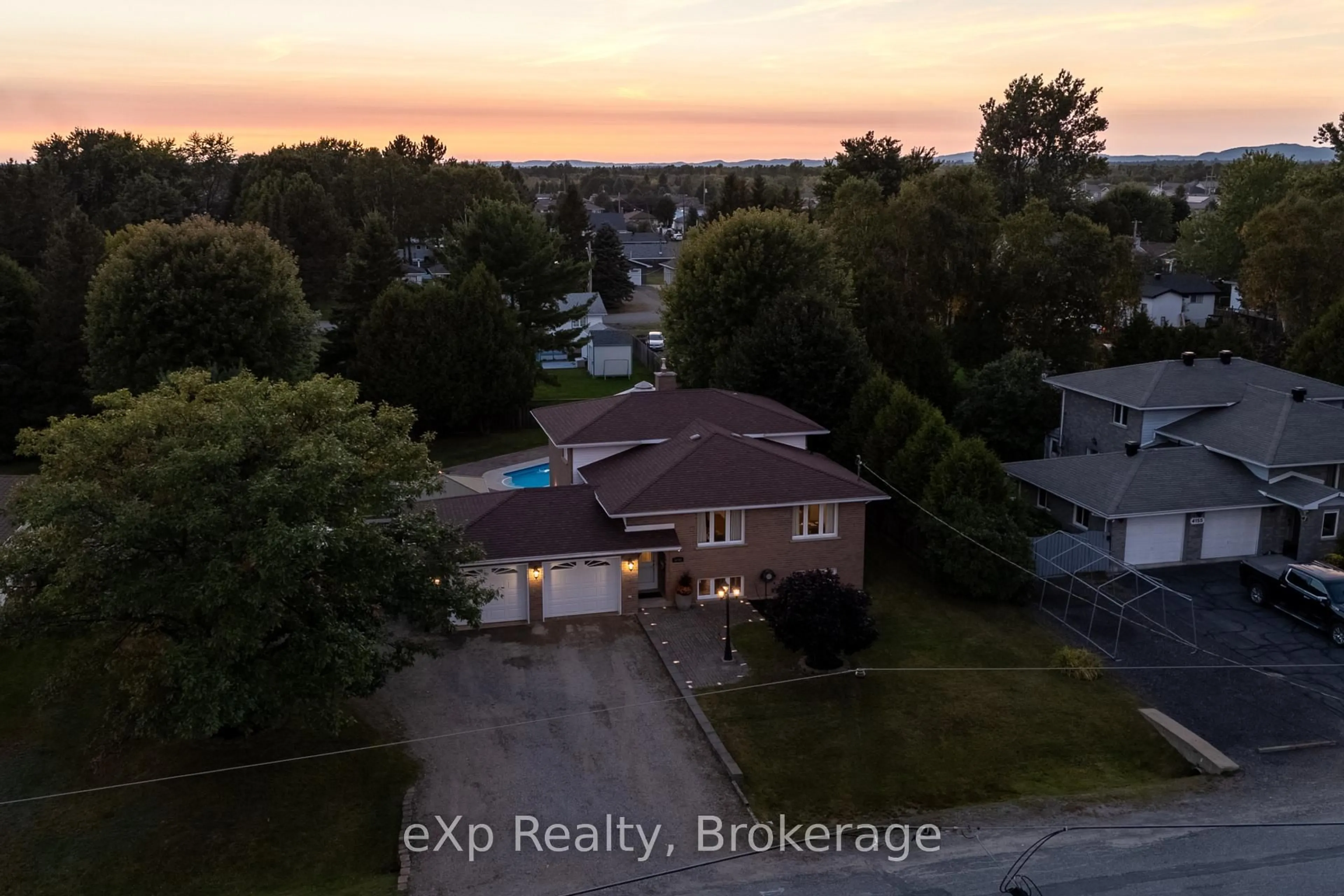 A pic from outside/outdoor area/front of a property/back of a property/a pic from drone, unknown for 4145 Fernand Ave, Greater Sudbury Ontario P3P 1A5