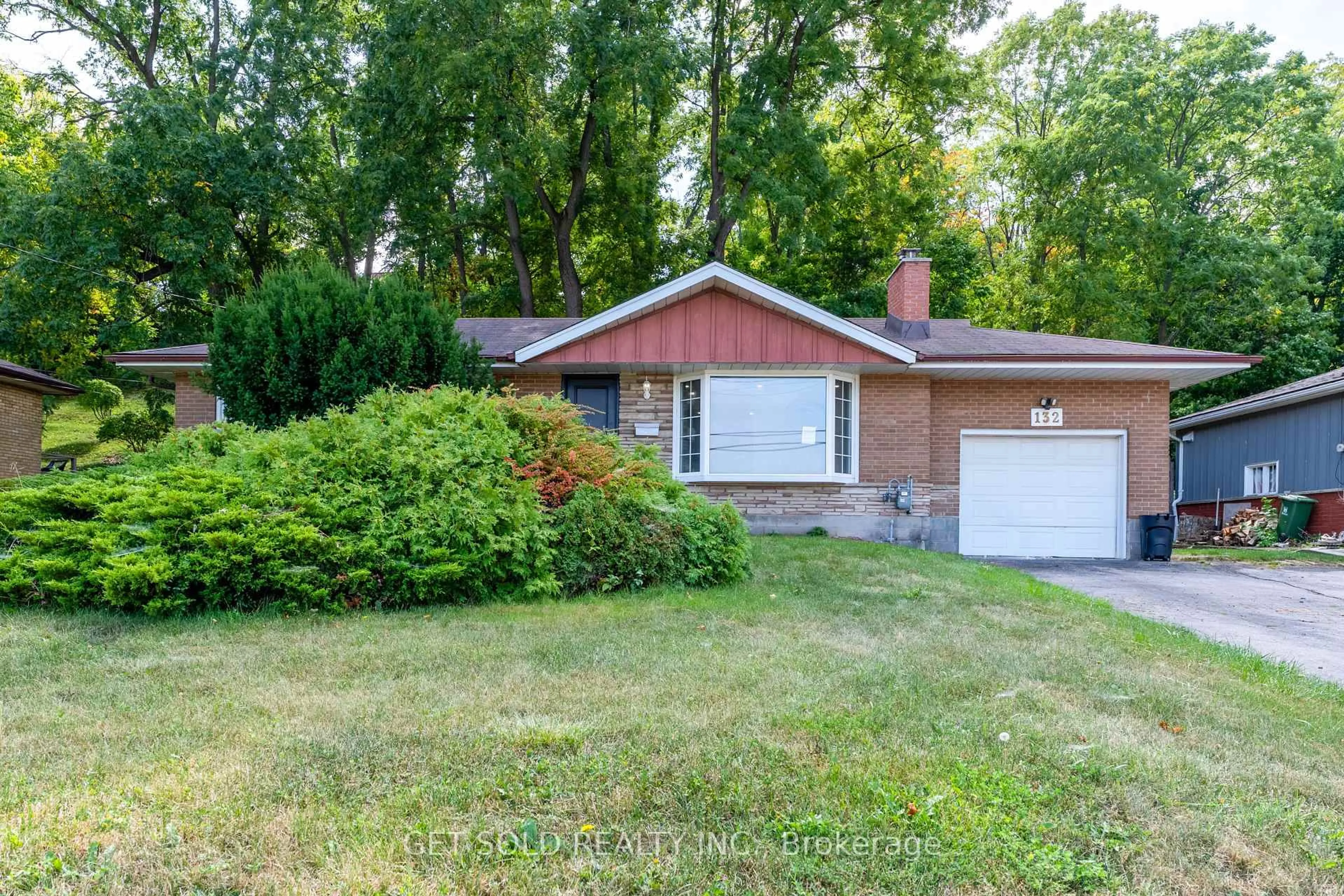 Home with brick exterior material, street for 132 Pine Dr, Hamilton Ontario L8G 3B7