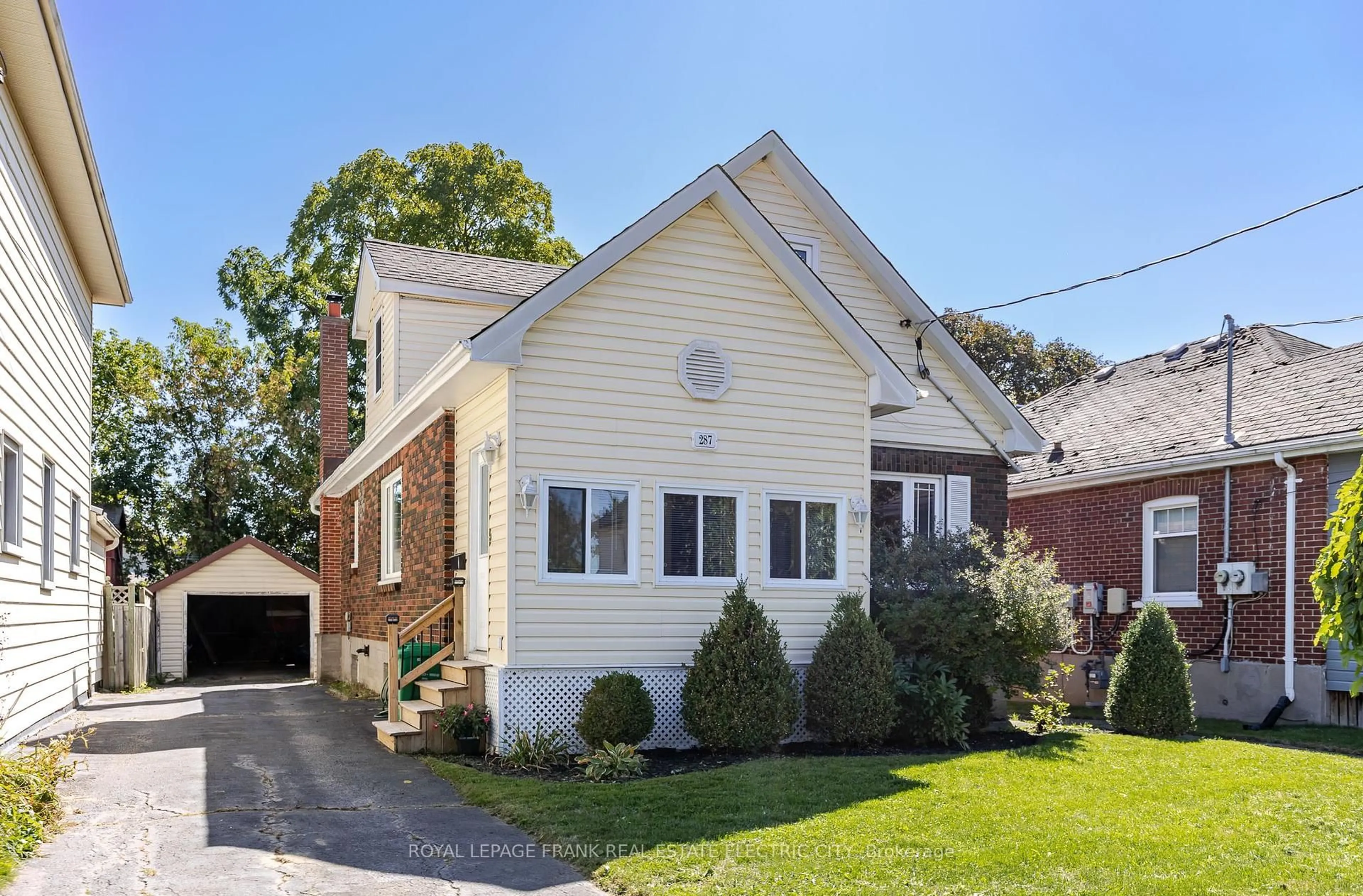 Home with brick exterior material, street for 287 McGill St, Peterborough Ontario K9J 1W4