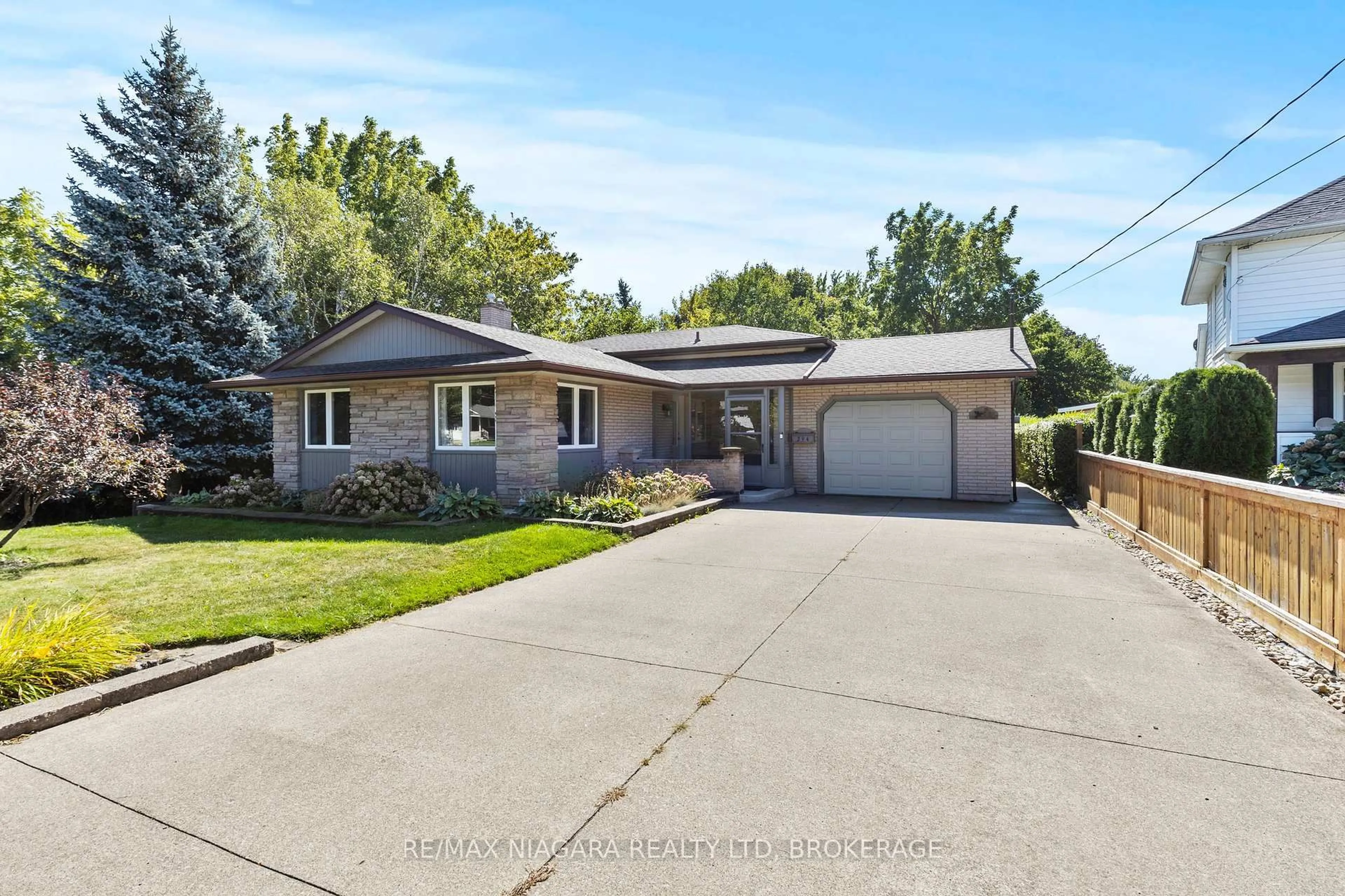 Unknown for 294 Lakeshore Rd, St. Catharines Ontario L2M 6C3