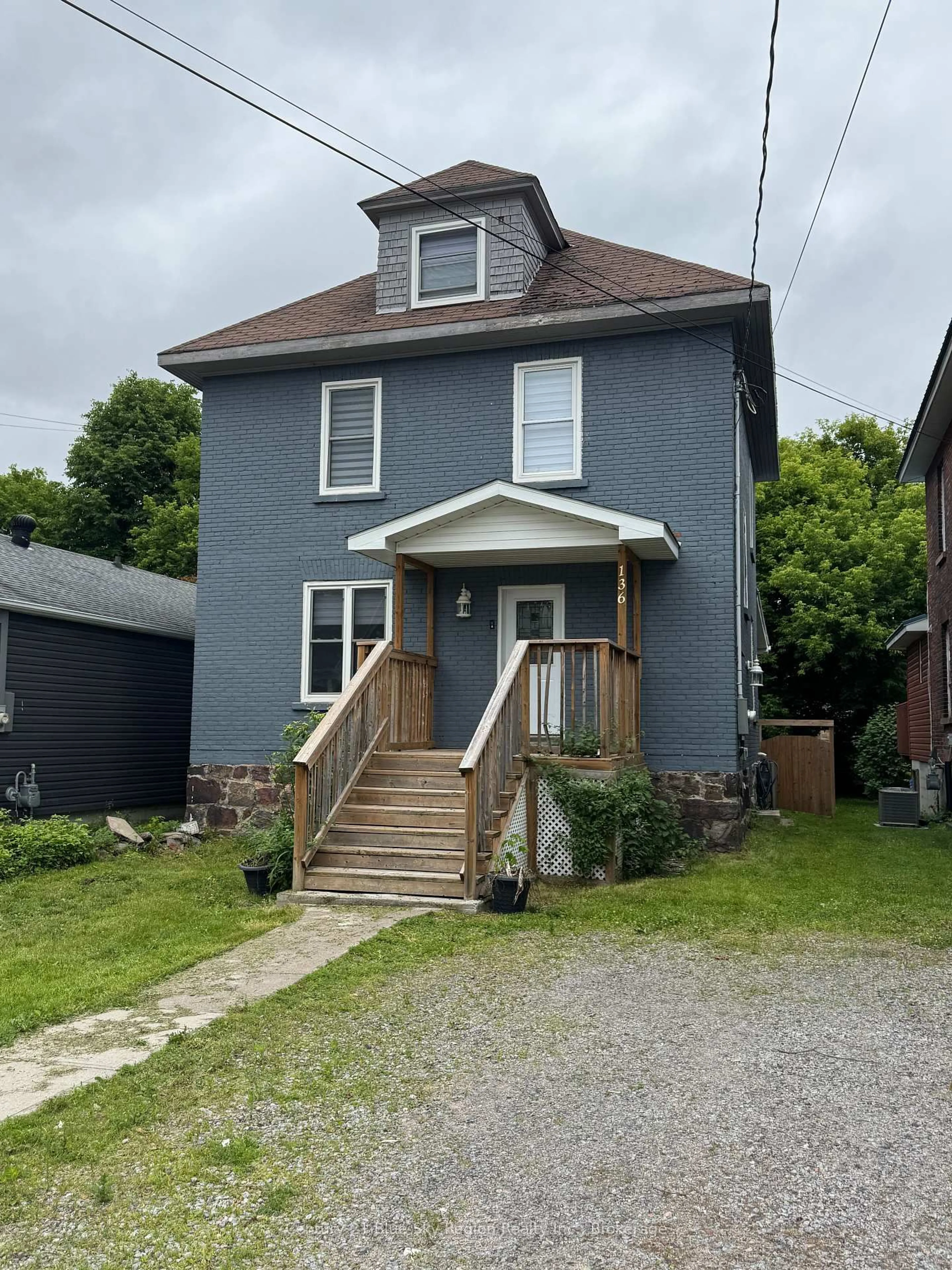 Unknown for 136 Second Ave, North Bay Ontario P1B 1L2