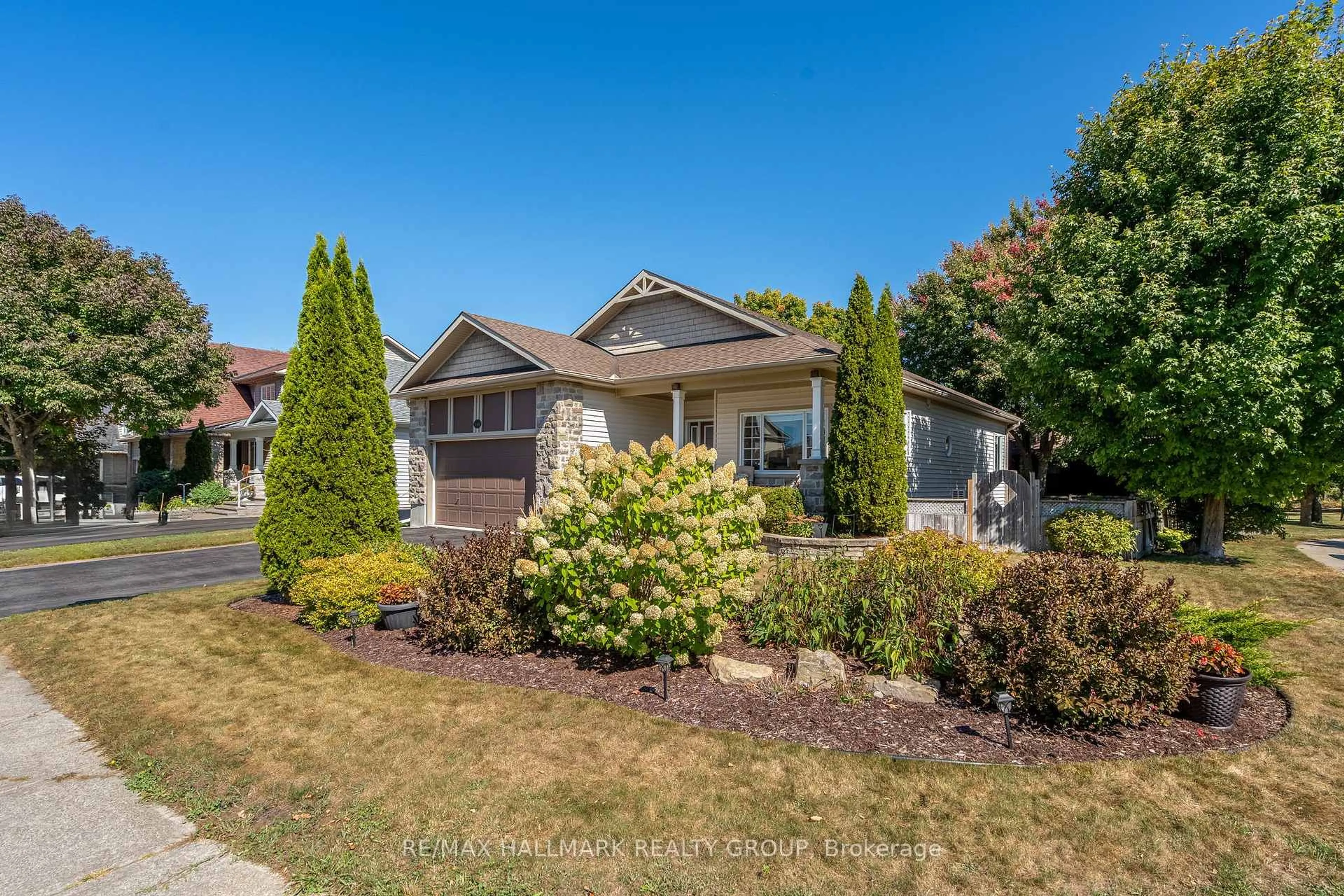 Home with vinyl exterior material, street for 140 Peckett Dr, Carleton Place Ontario K7C 4V3