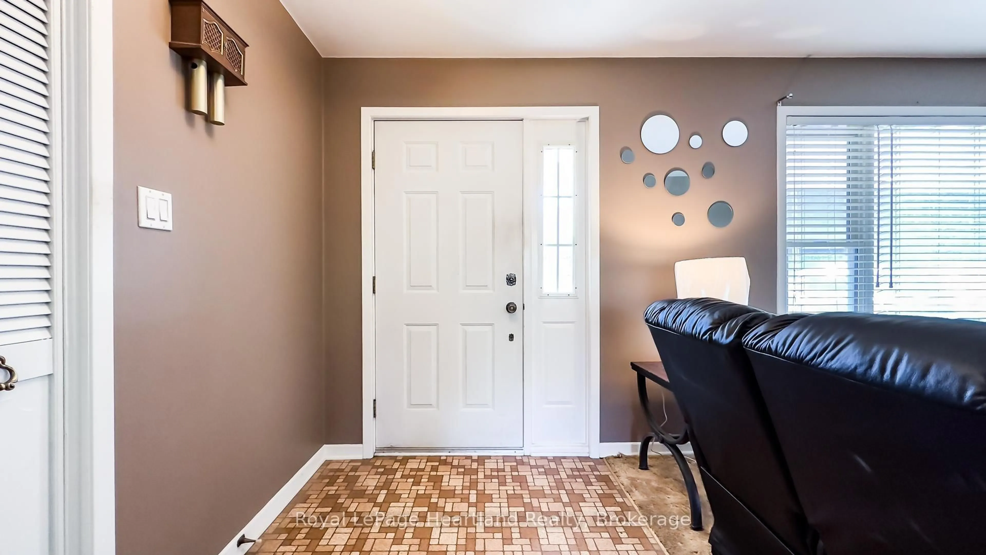 Indoor entryway for 42534 Kirkton Rd, South Huron Ontario N0K 1K0