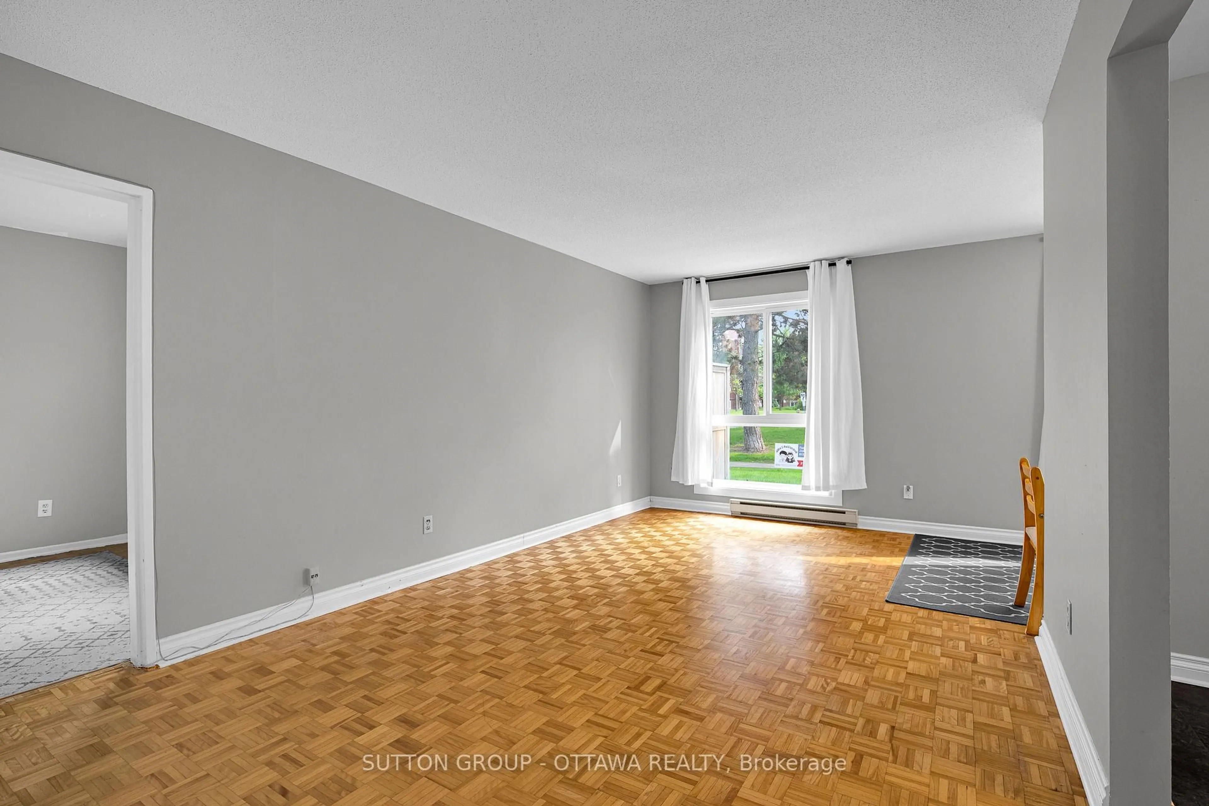 A pic of a room for 1958 Jasmine Cres #39J, Ottawa Ontario K1J 7W1